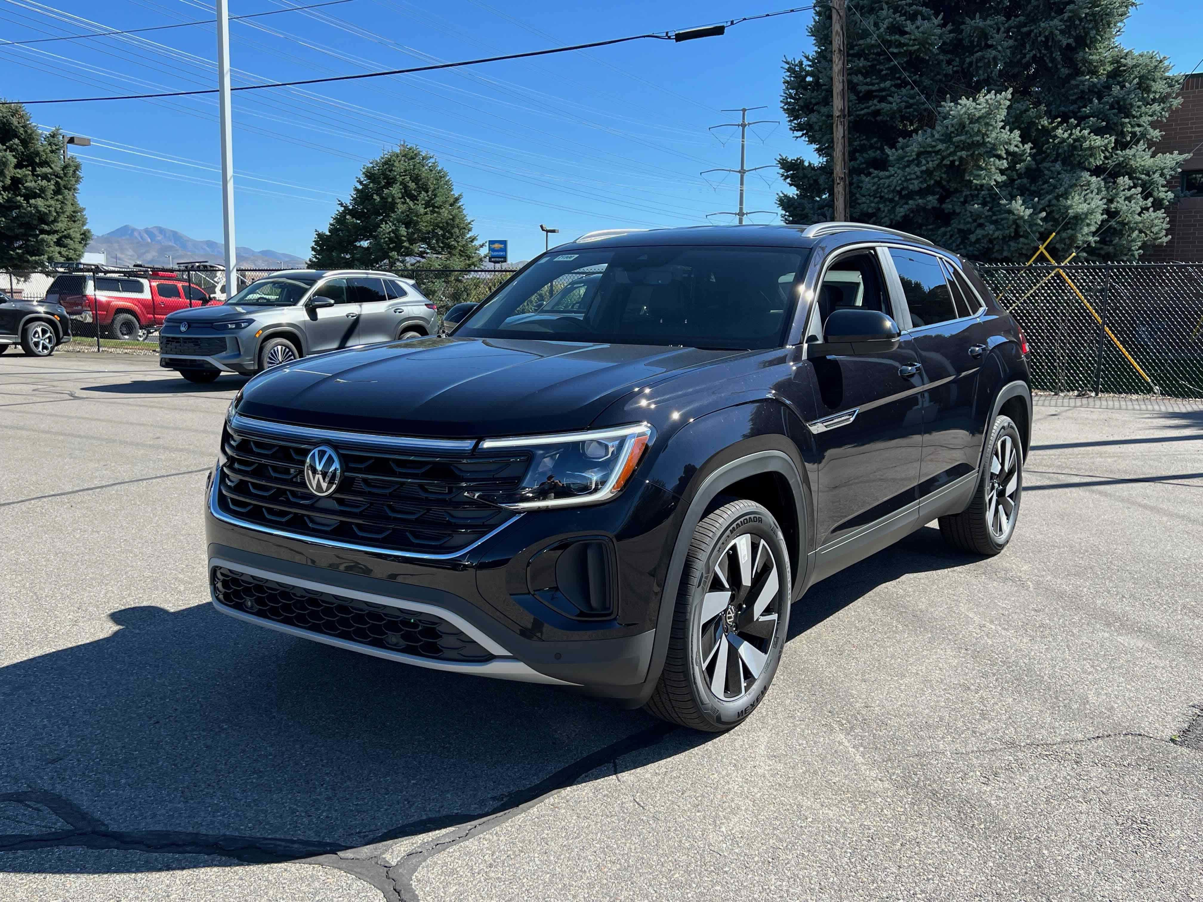 2026 Volkswagen Atlas Cross Sport 2.0T SE w/Technology
