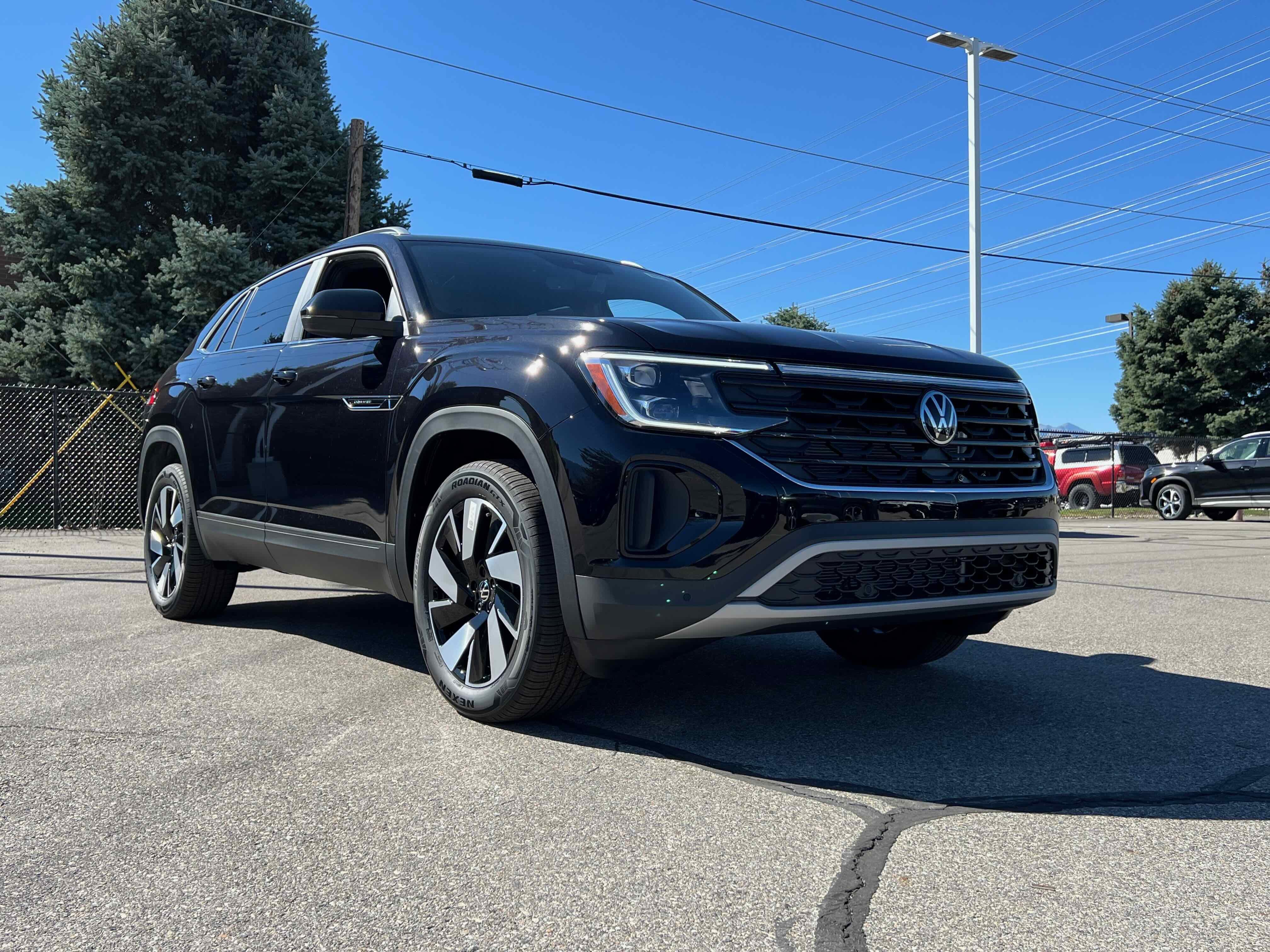 2026 Volkswagen Atlas Cross Sport 2.0T SE w/Technology