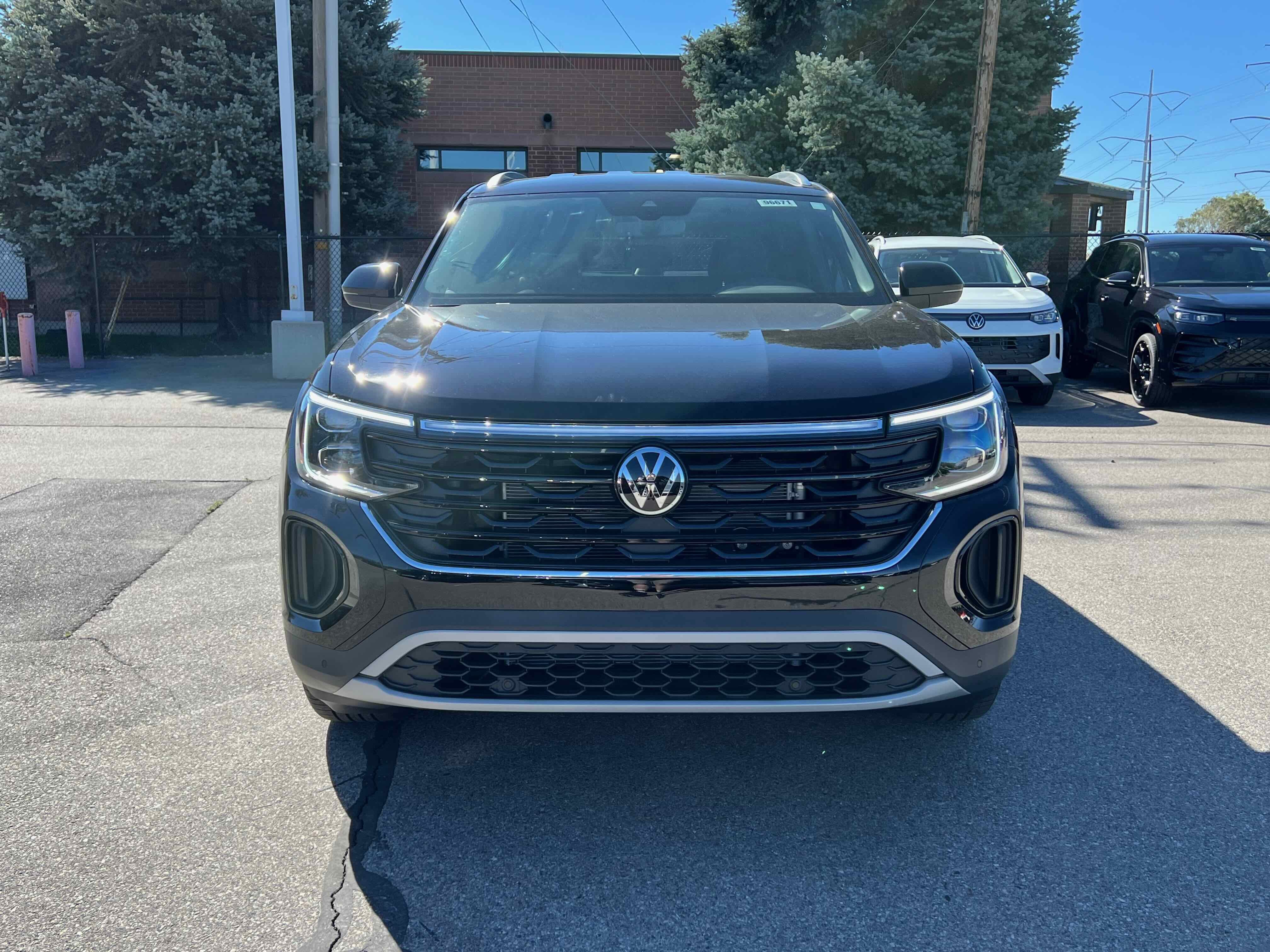 2026 Volkswagen Atlas Cross Sport 2.0T SE w/Technology