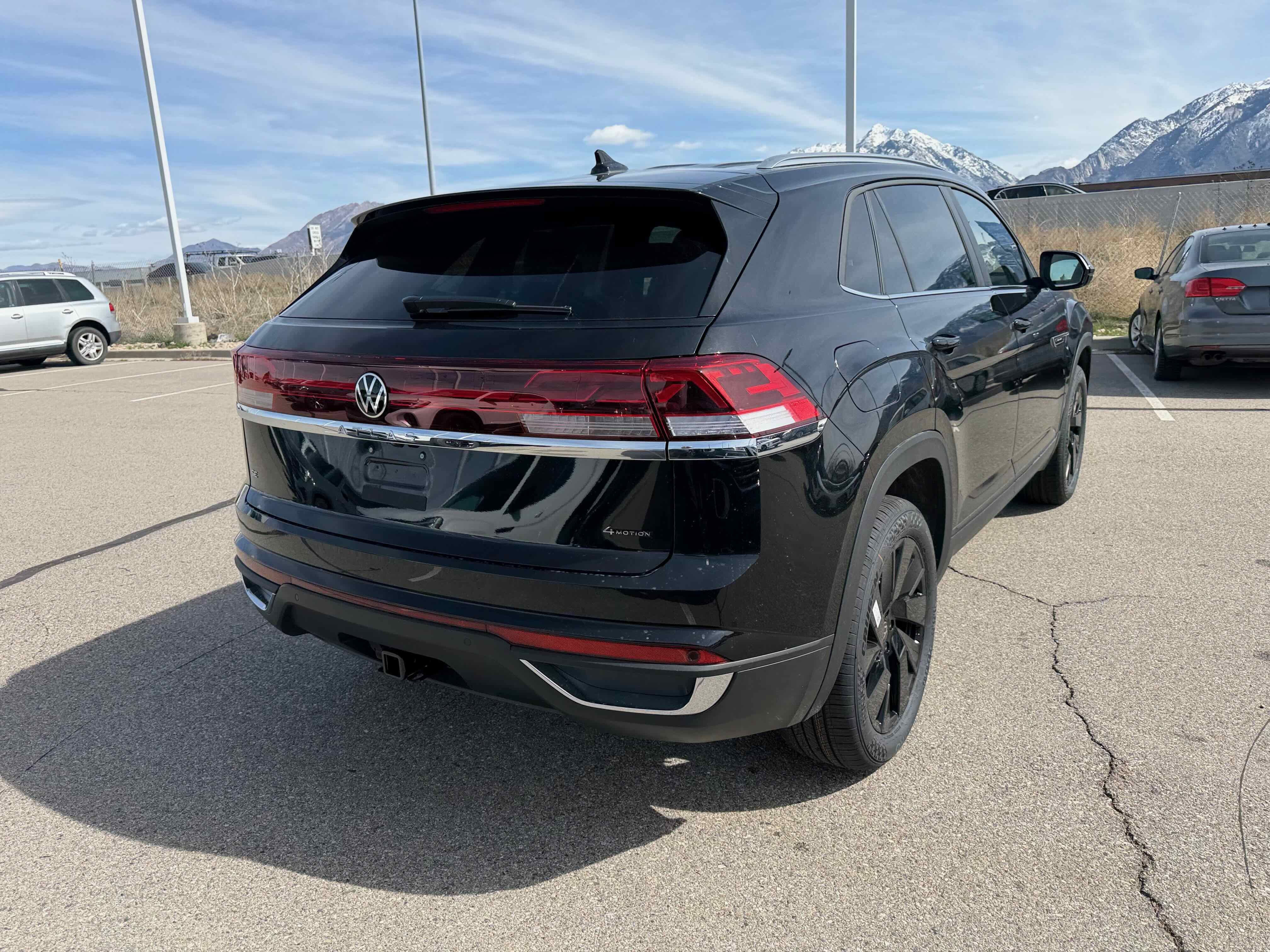 2026 Volkswagen Atlas Cross Sport 2.0T SE w/Technology