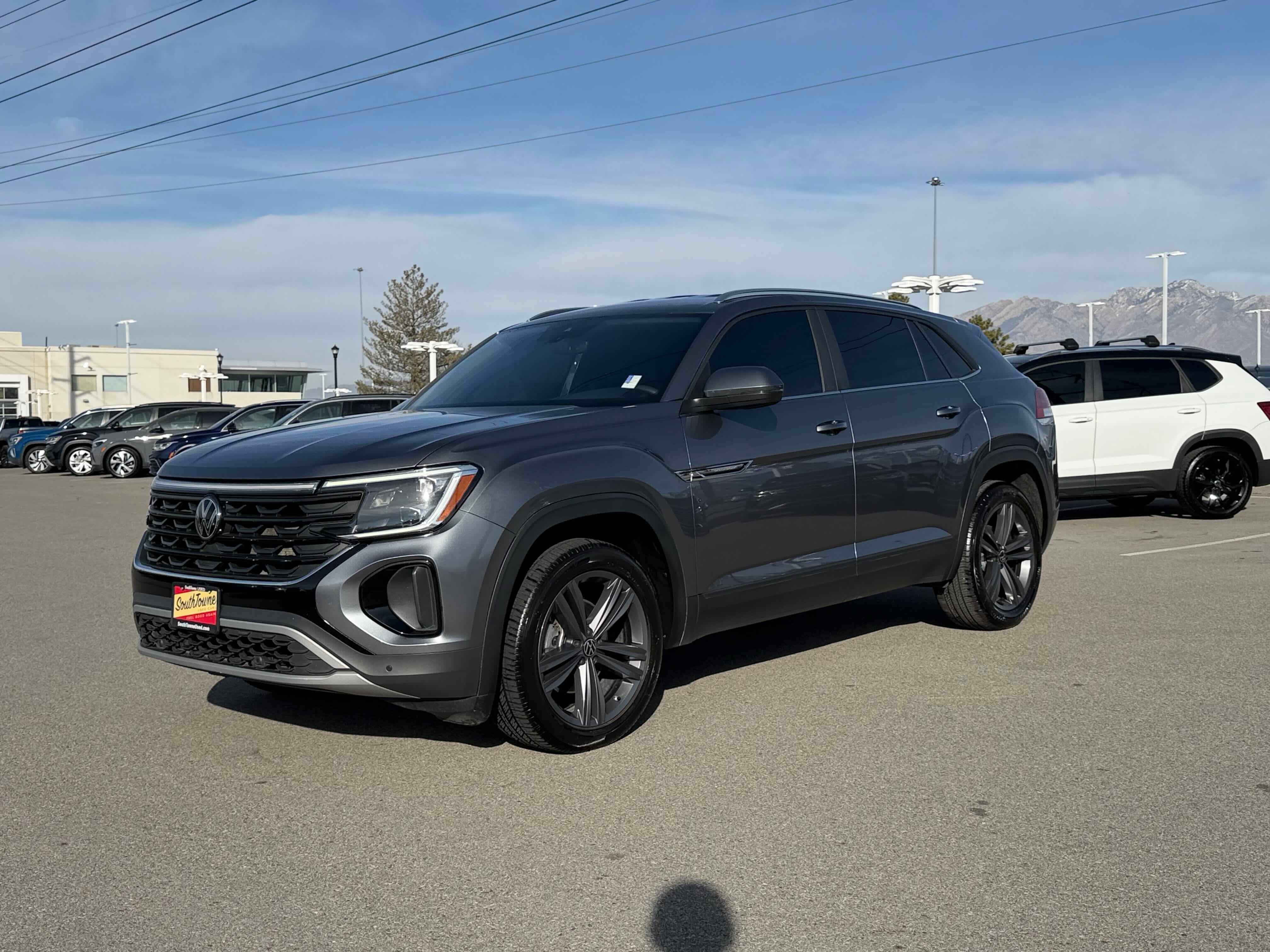 2024 Volkswagen Atlas Cross Sport 2.0T SE w/Technology