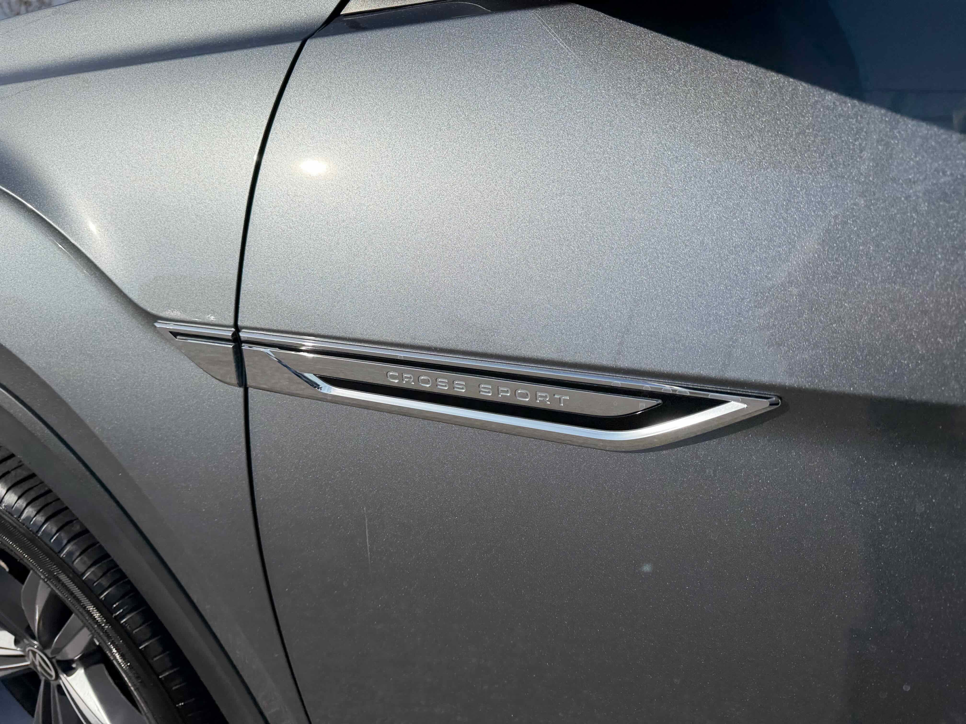 2024 Volkswagen Atlas Cross Sport 2.0T SE w/Technology