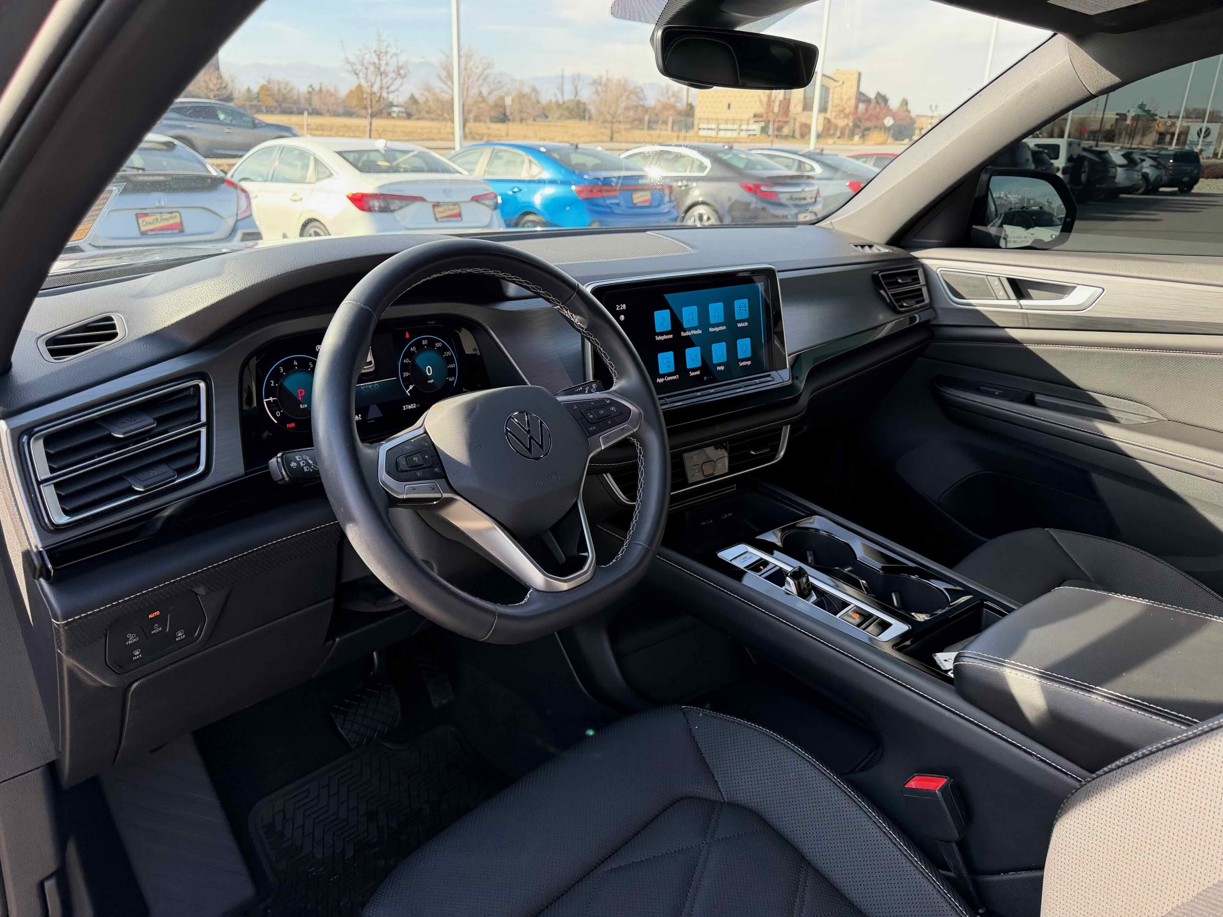 2024 Volkswagen Atlas Cross Sport 2.0T SE w/Technology