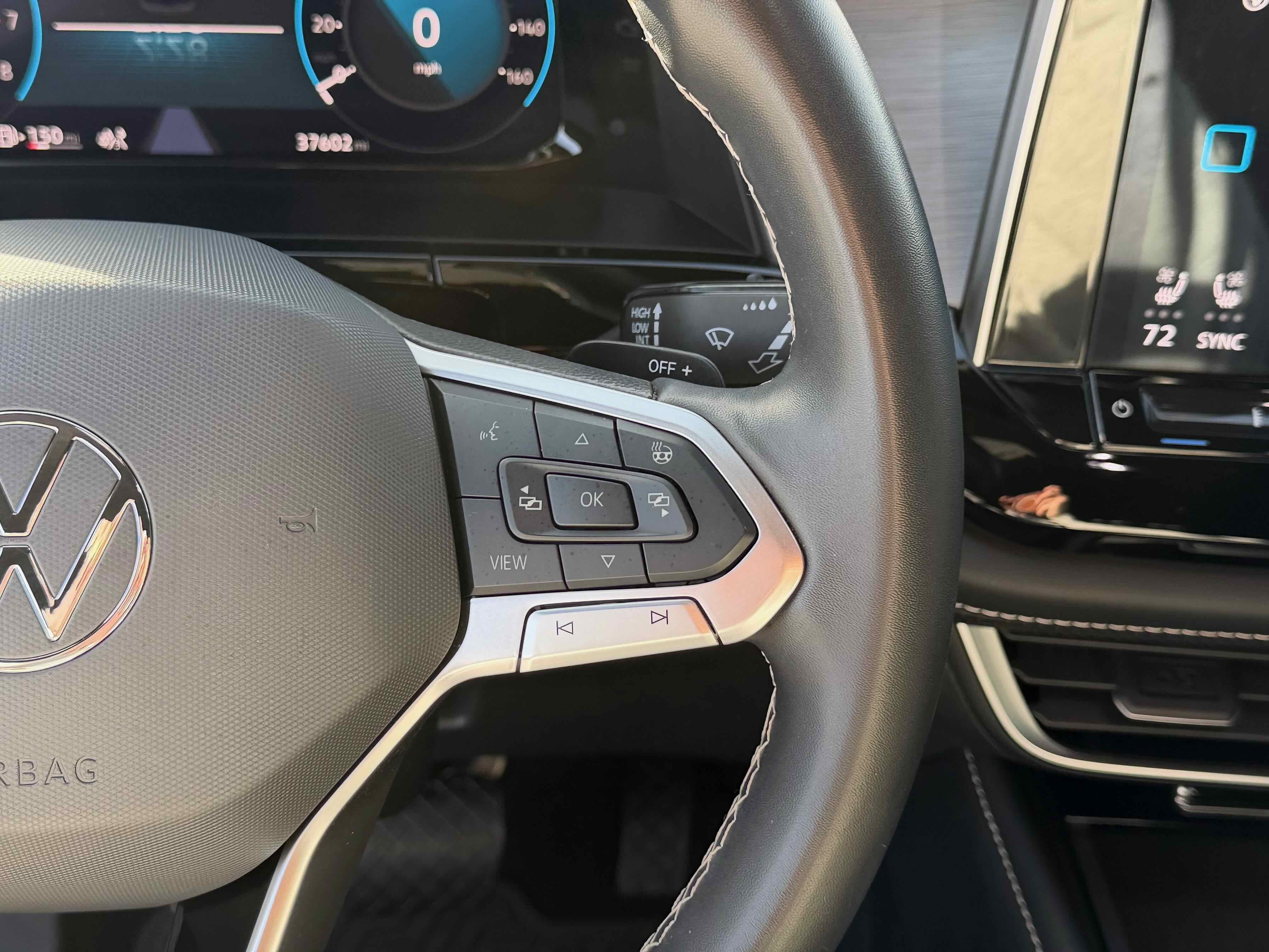 2024 Volkswagen Atlas Cross Sport 2.0T SE w/Technology