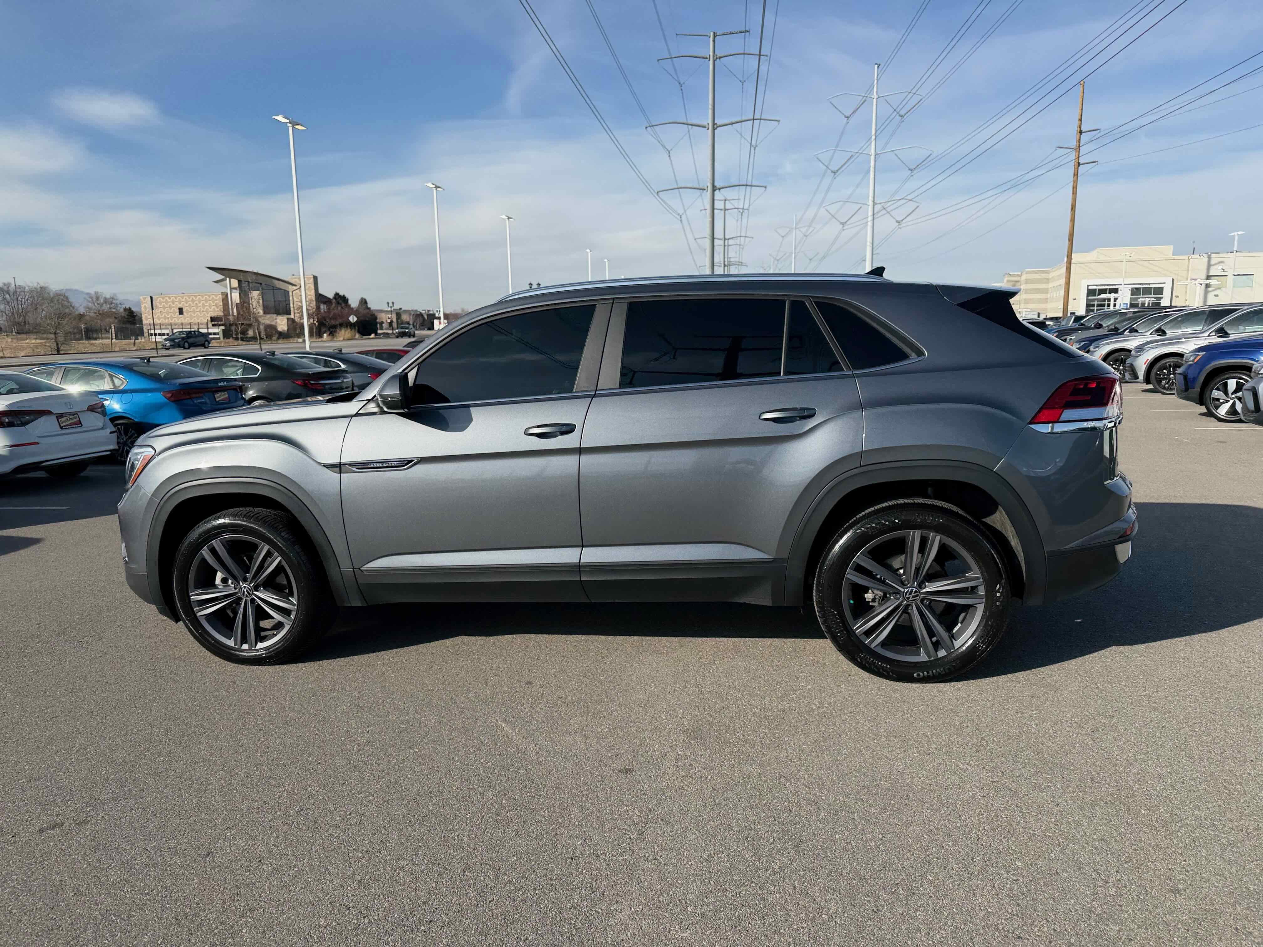 2024 Volkswagen Atlas Cross Sport 2.0T SE w/Technology