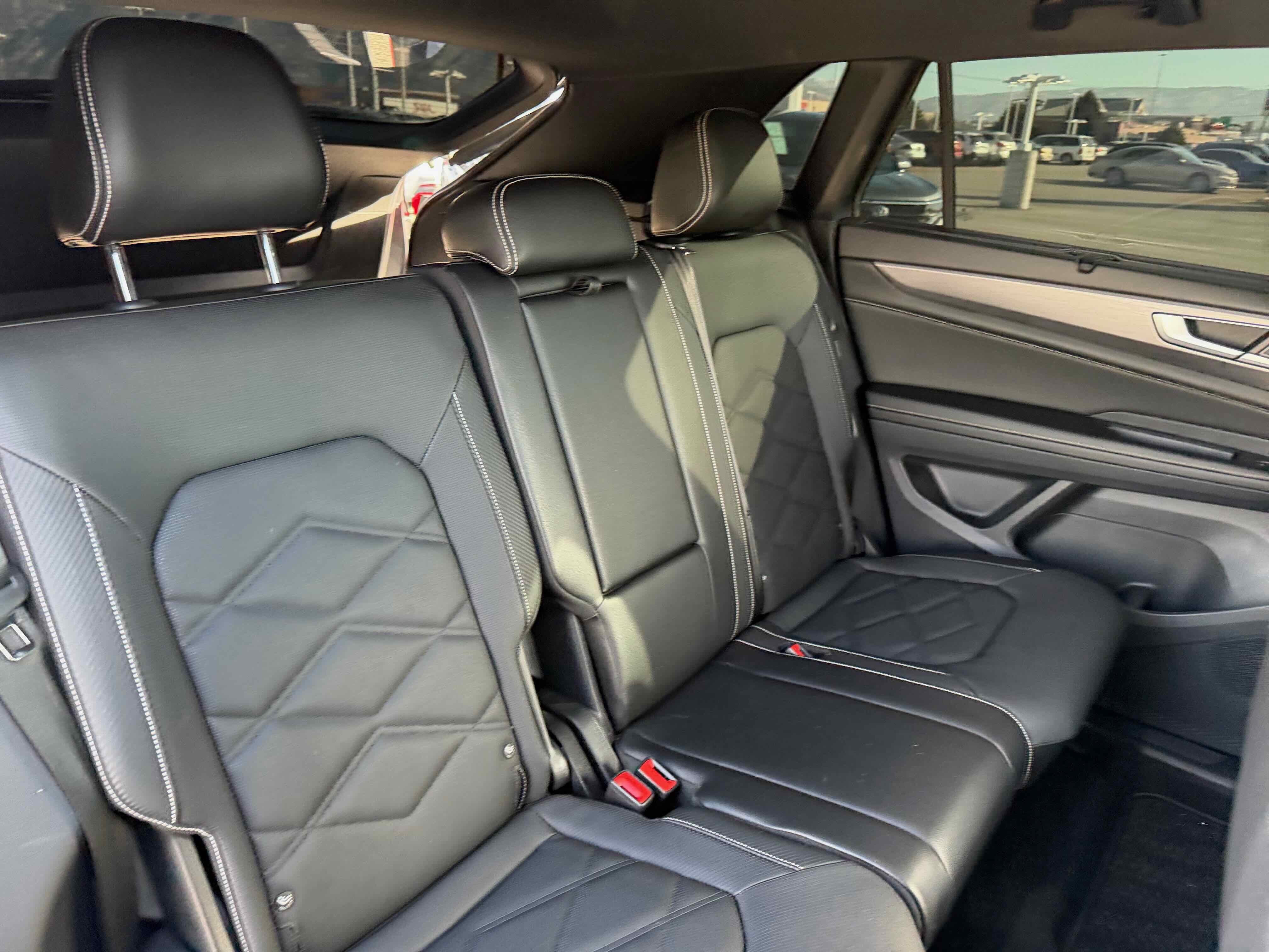 2024 Volkswagen Atlas Cross Sport 2.0T SE w/Technology