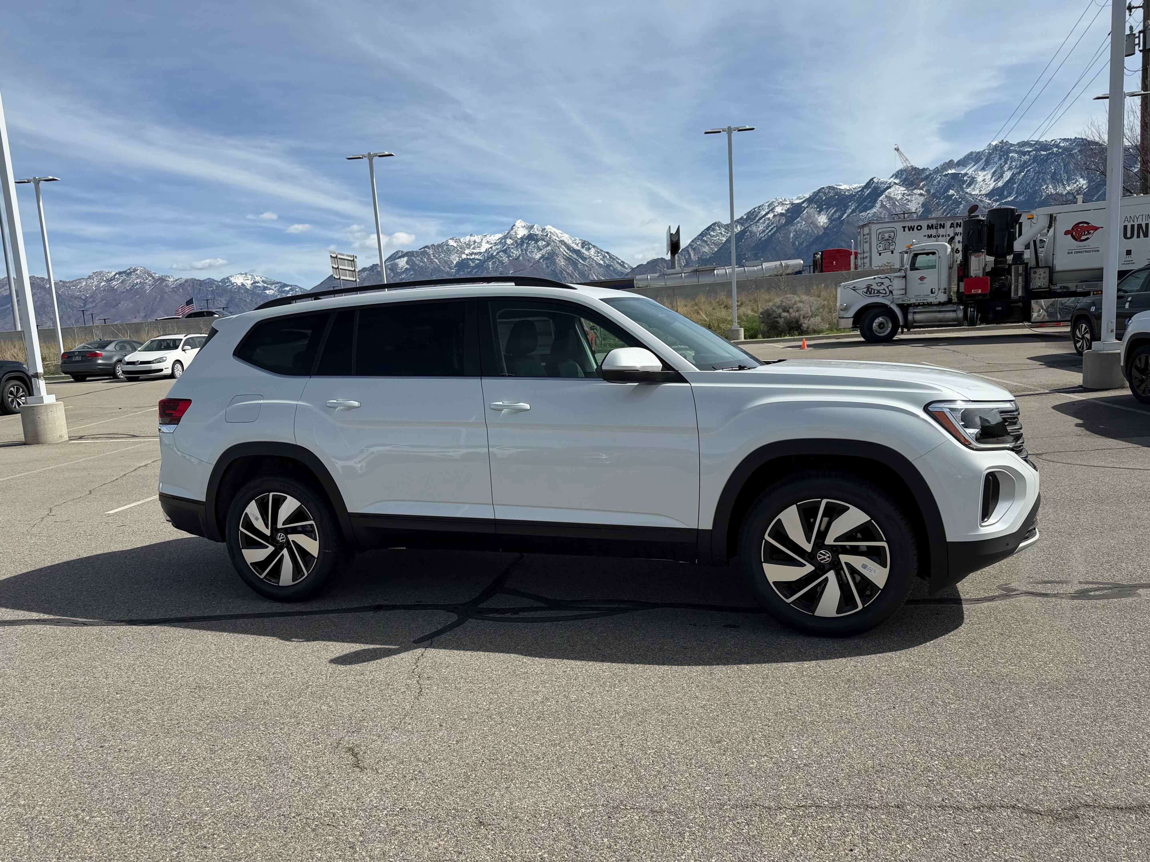 2026 Volkswagen Atlas 2.0T SE w/Technology