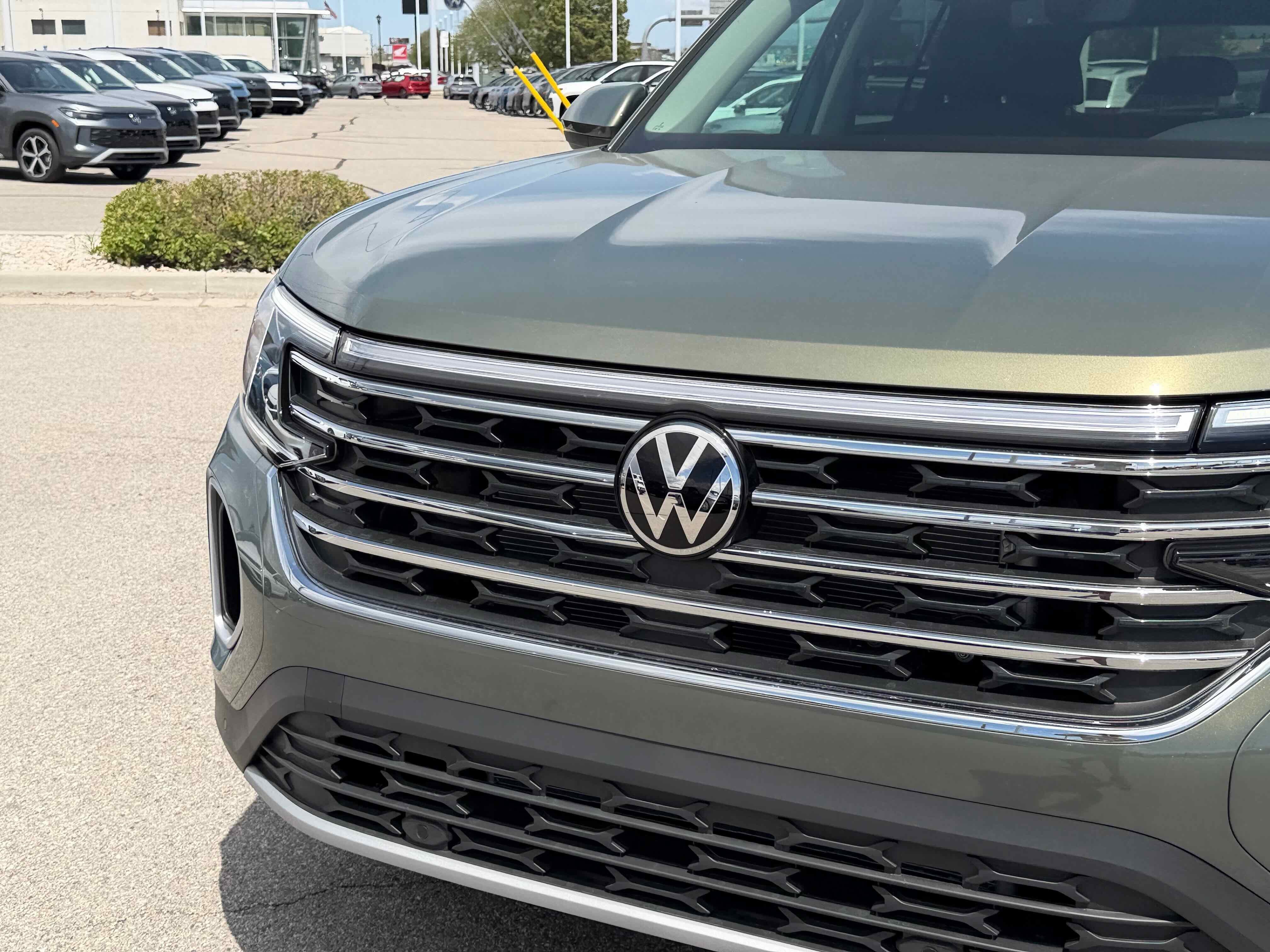 2026 Volkswagen Atlas 2.0T SE w/Technology