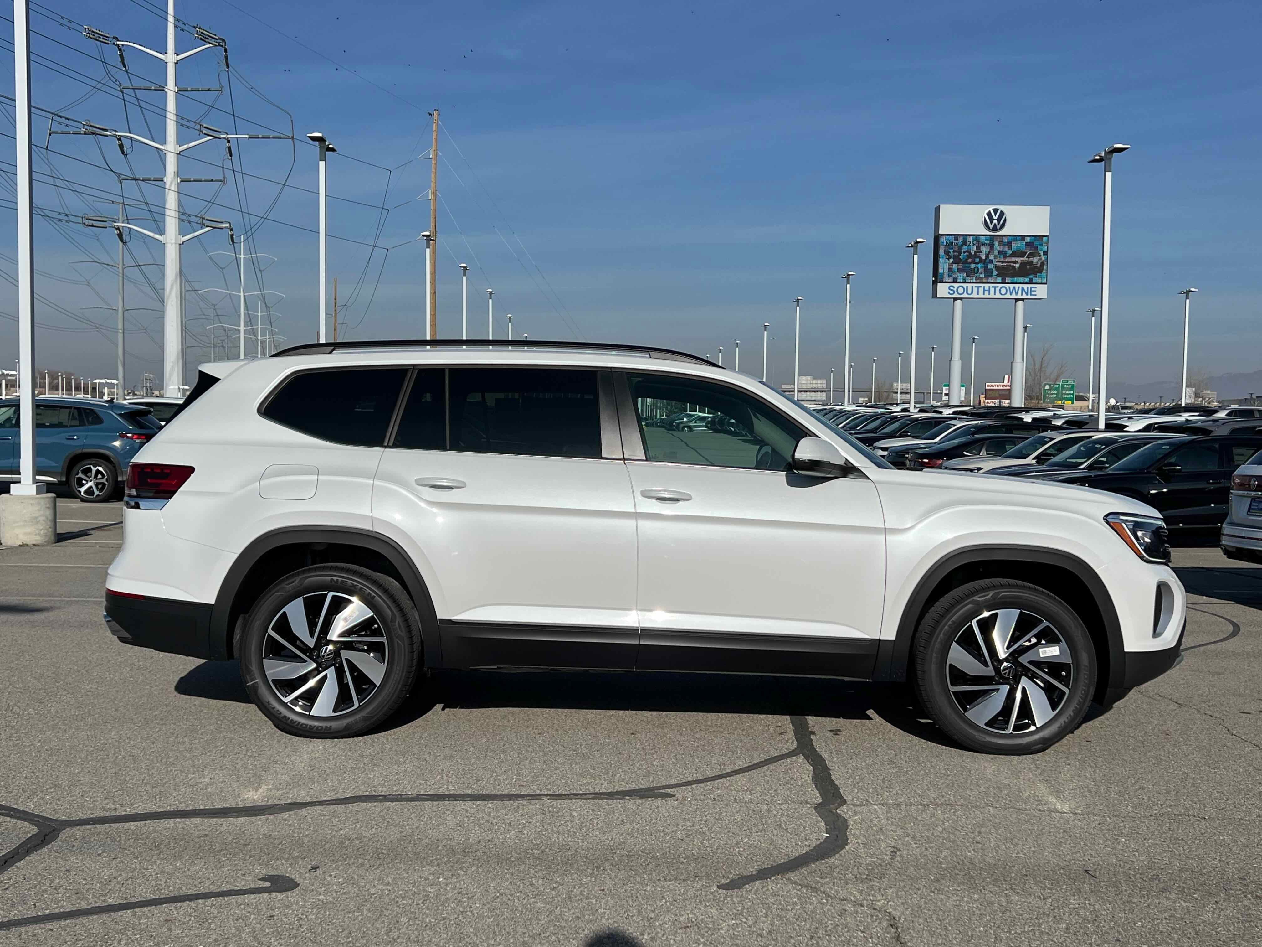 2026 Volkswagen Atlas 2.0T SE w/Technology
