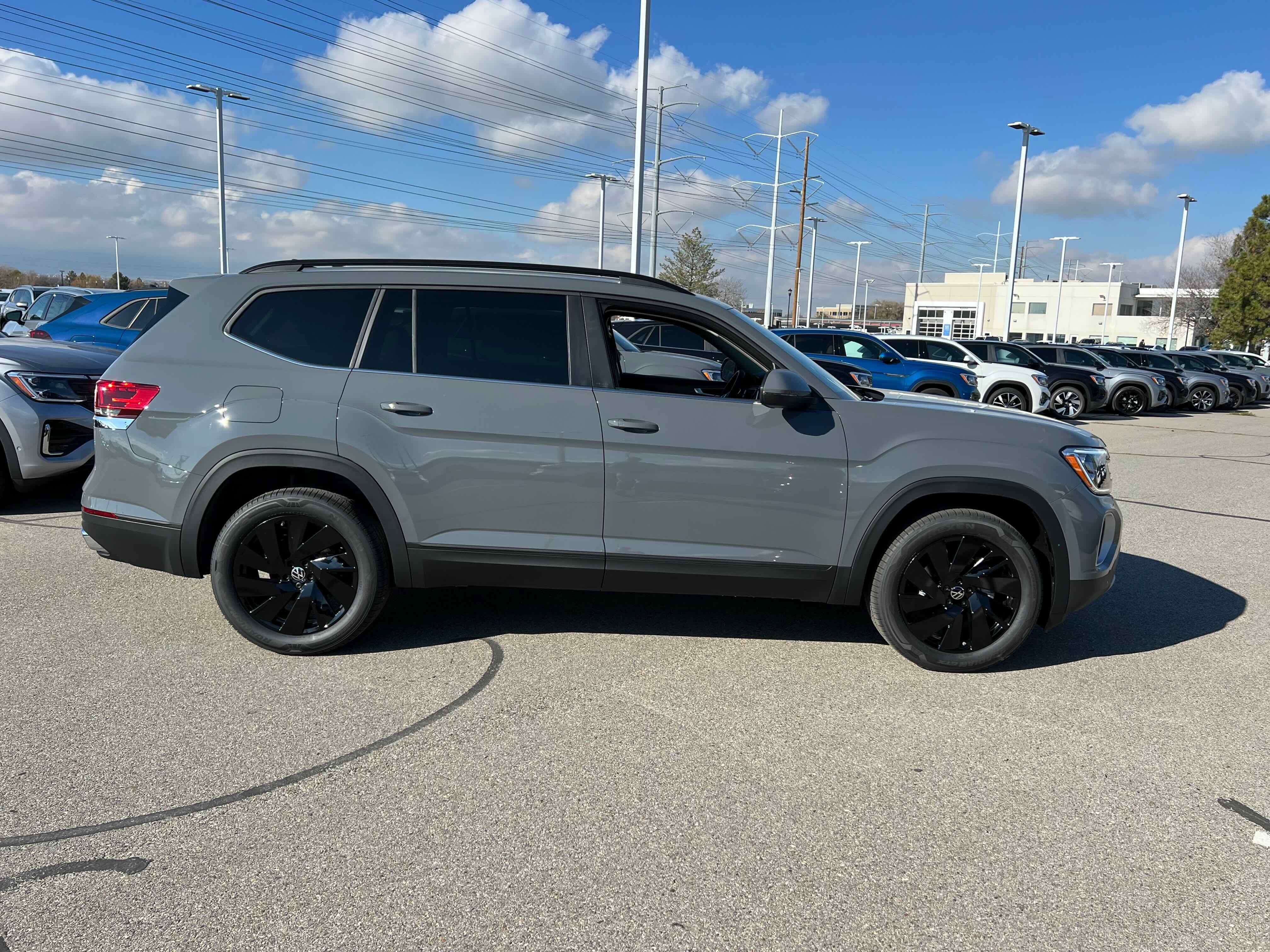 2026 Volkswagen Atlas 2.0T SE w/Technology