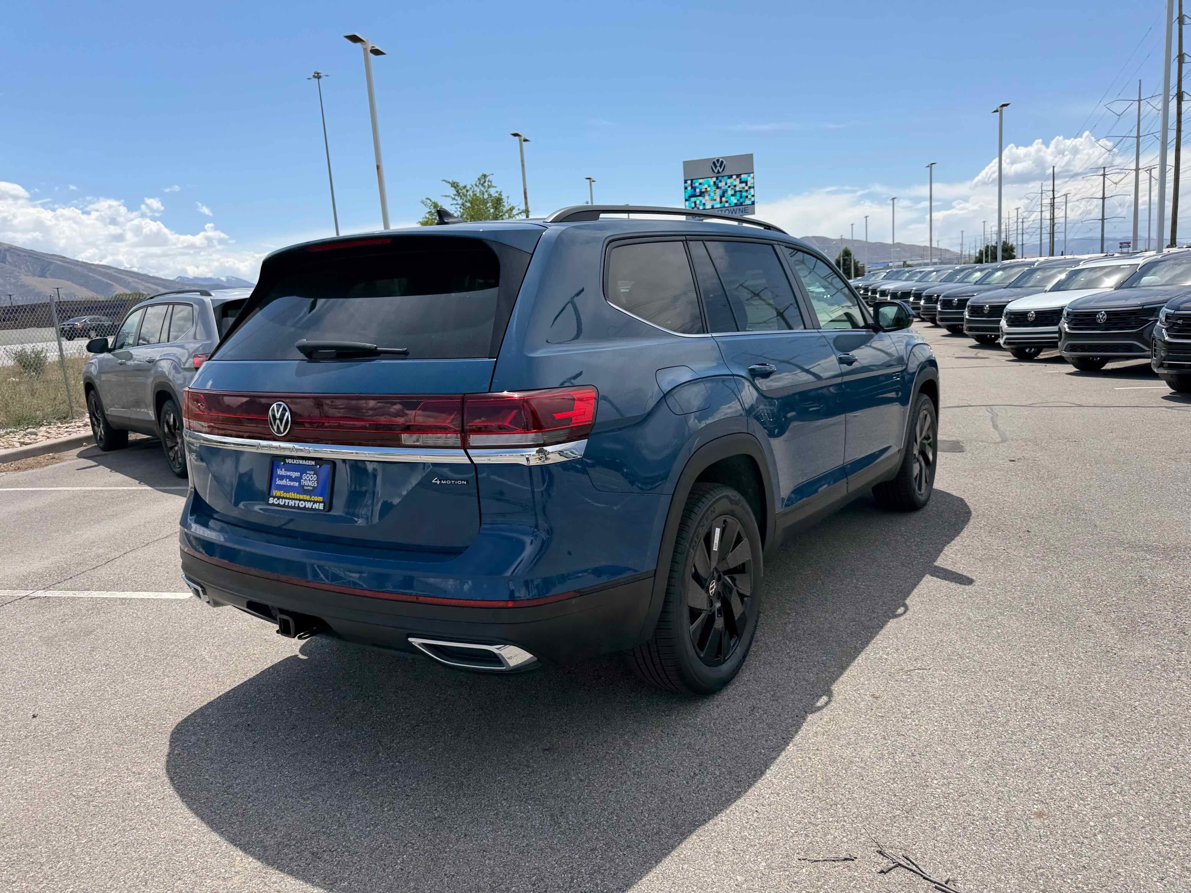 2026 Volkswagen Atlas 2.0T SE w/Technology