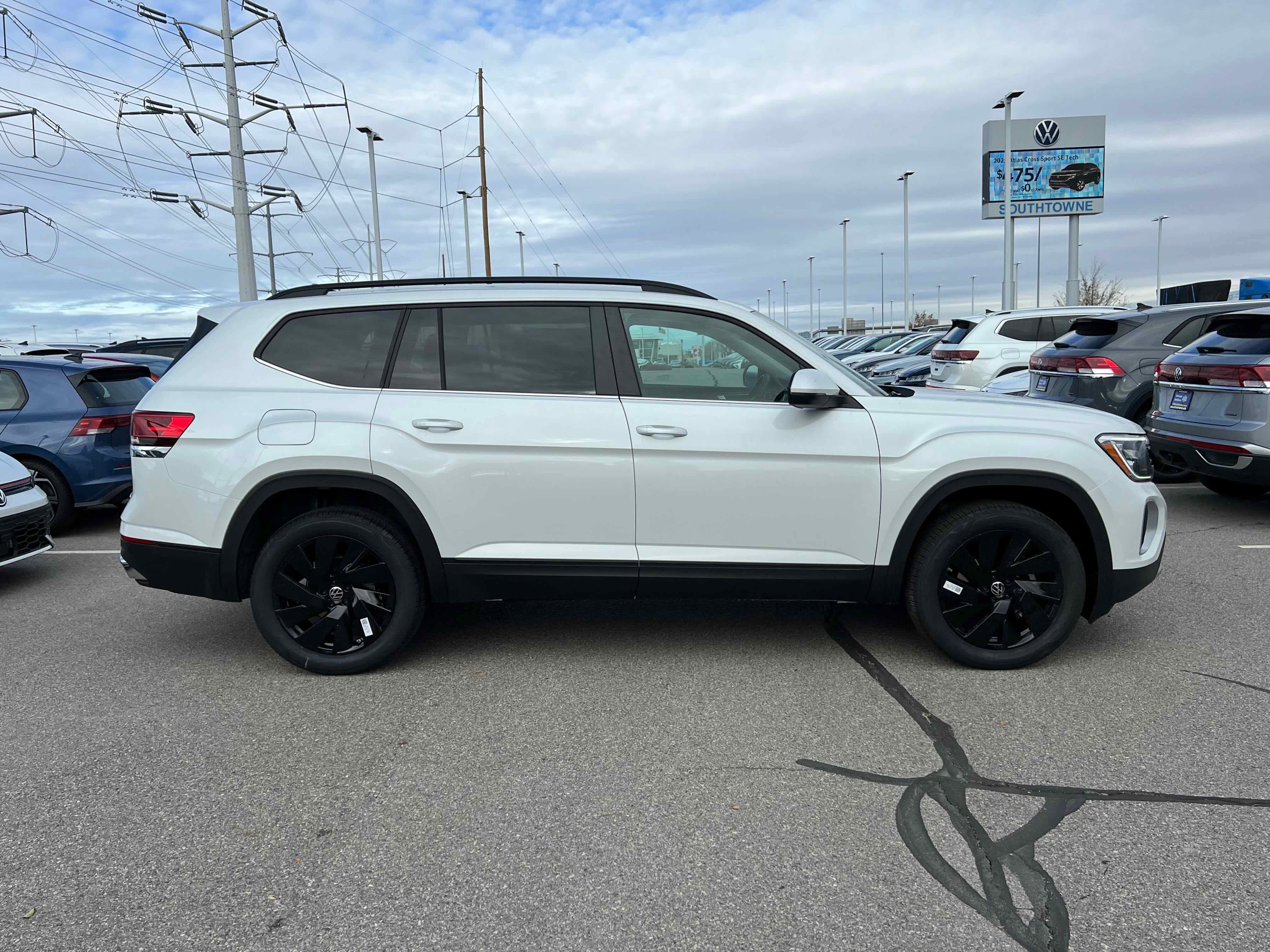 2026 Volkswagen Atlas 2.0T SE w/Technology