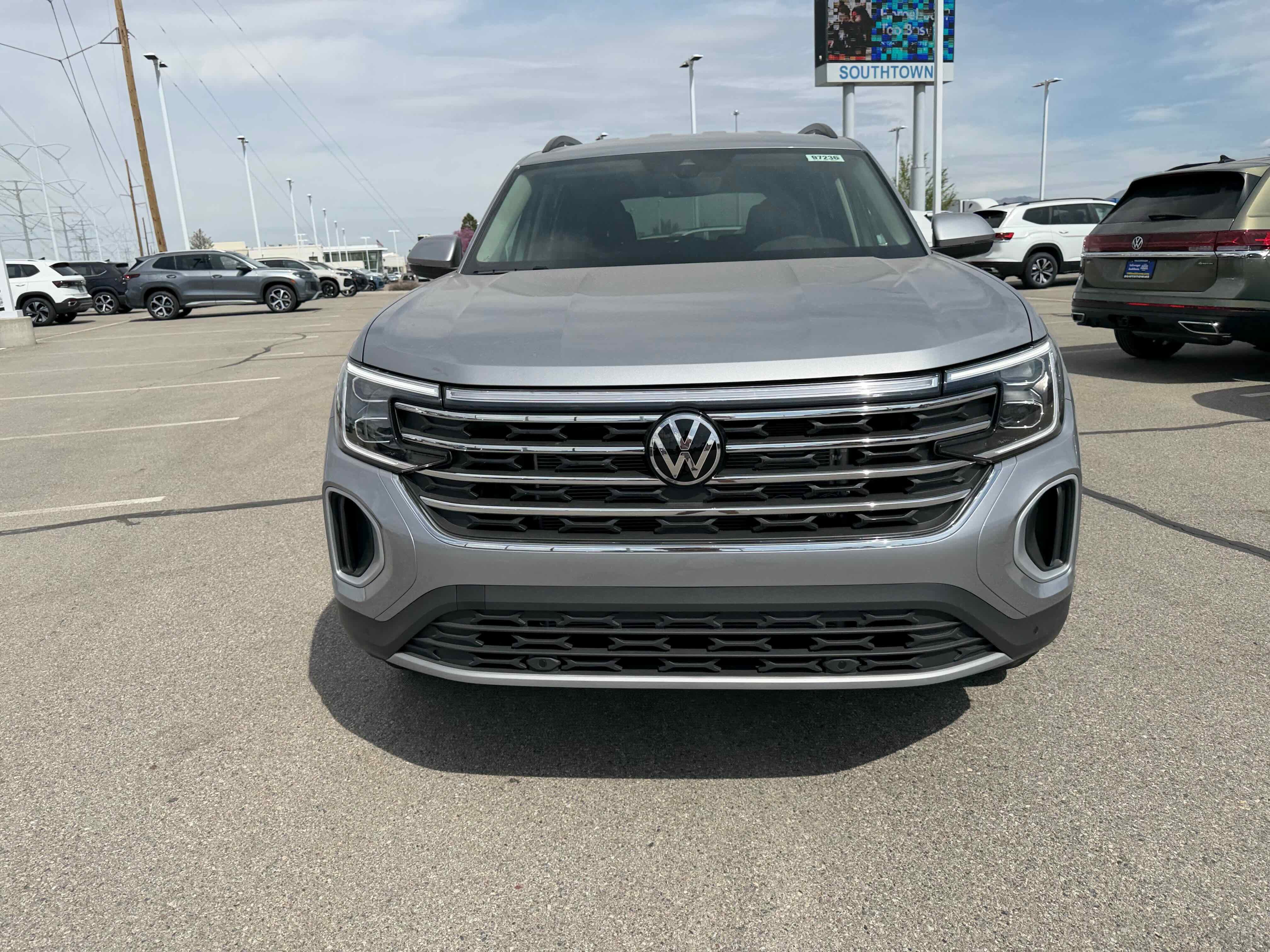 2026 Volkswagen Atlas 2.0T SE w/Technology