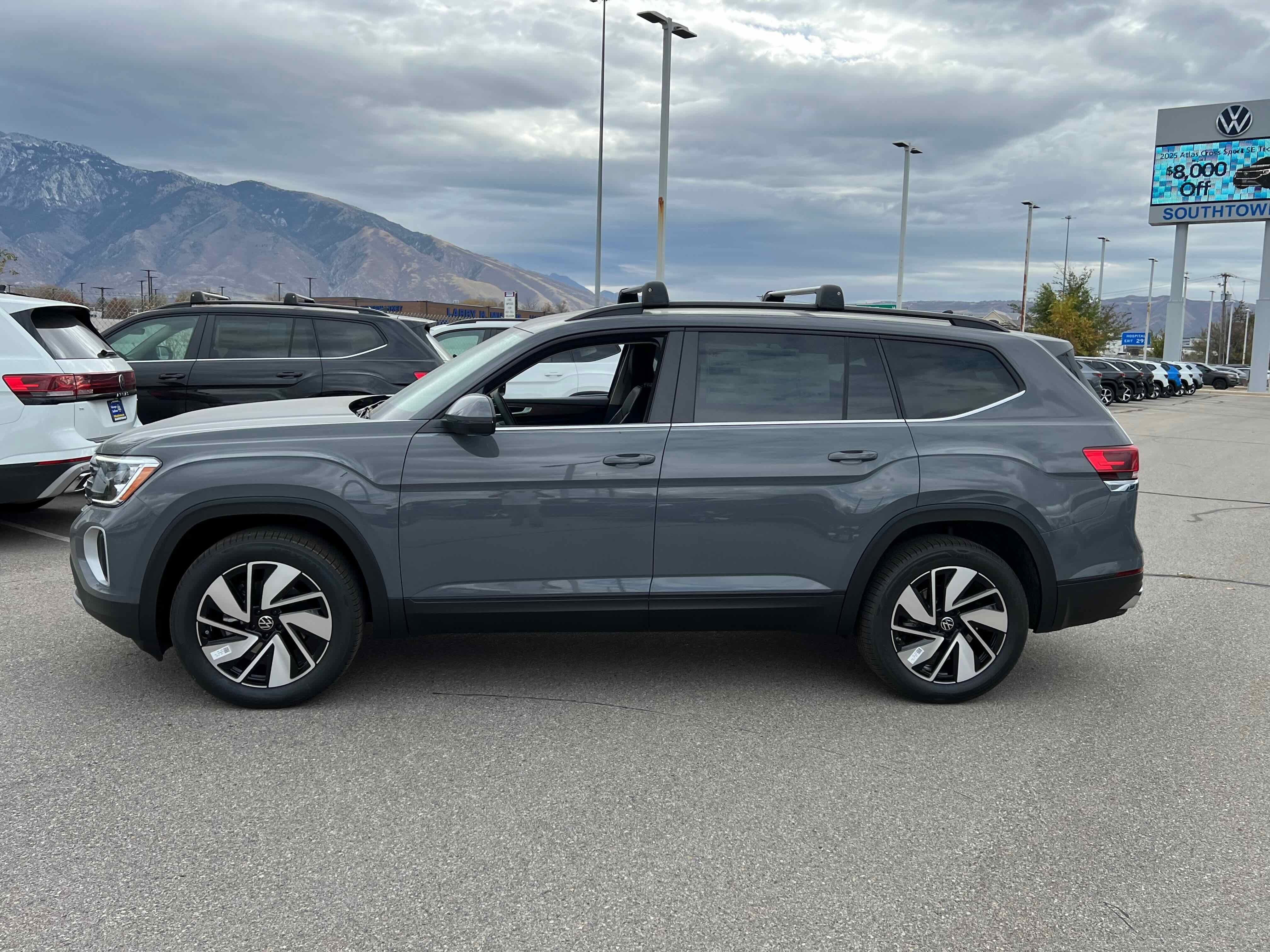 2026 Volkswagen Atlas 2.0T SE w/Technology