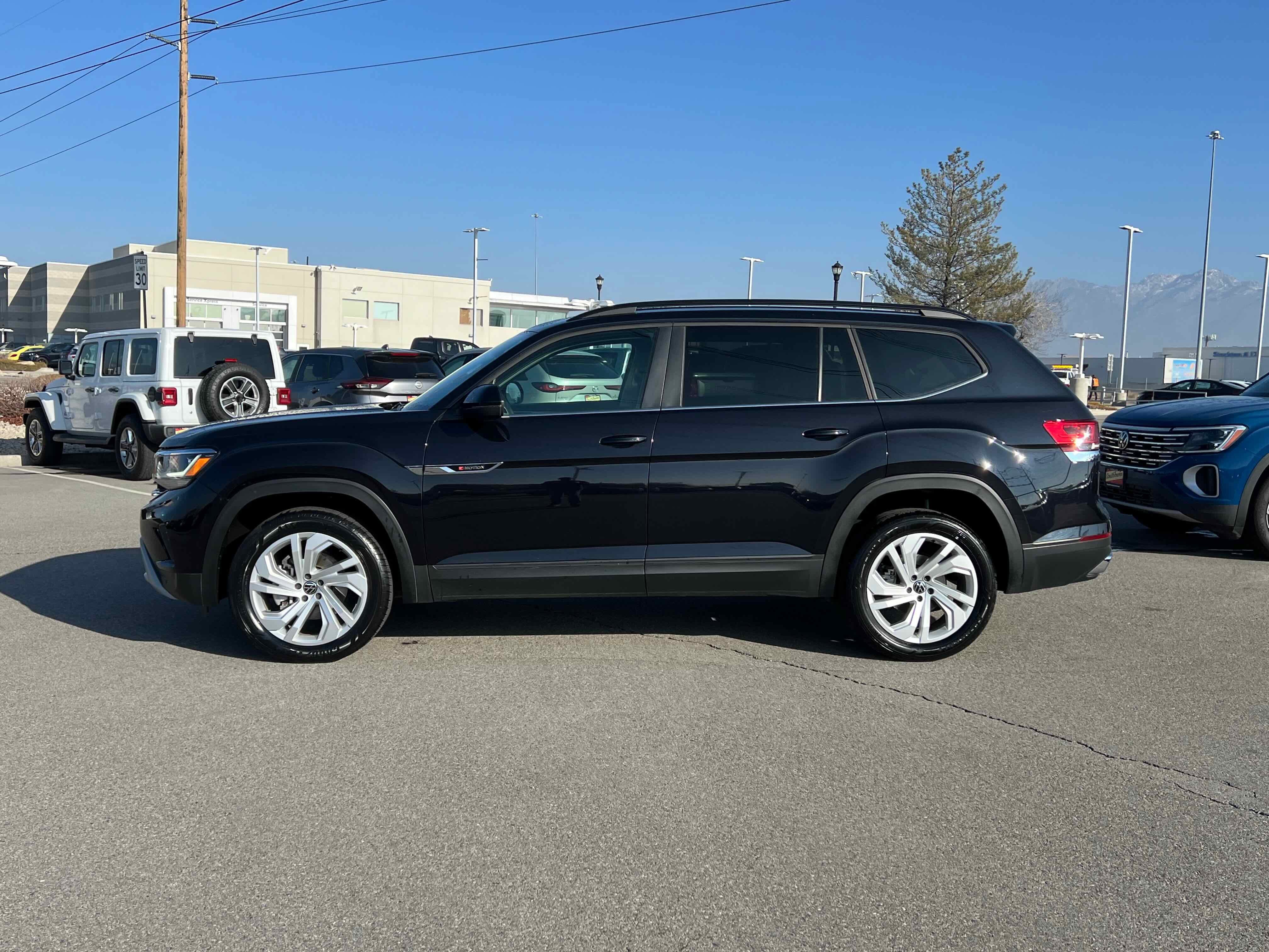 2023 Volkswagen Atlas 3.6L V6 SE w/Technology