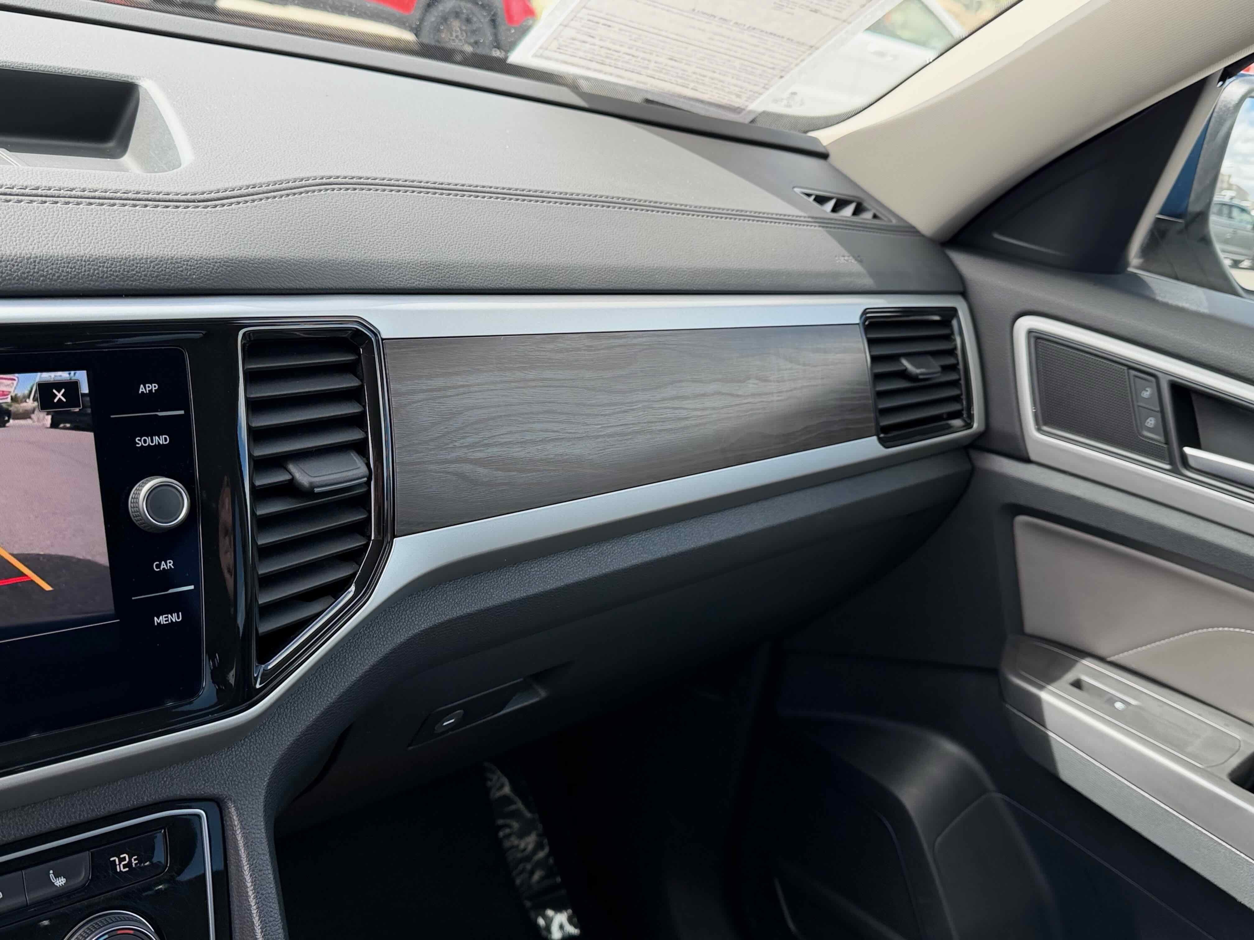 2022 Volkswagen Atlas 3.6L V6 SE w/Technology