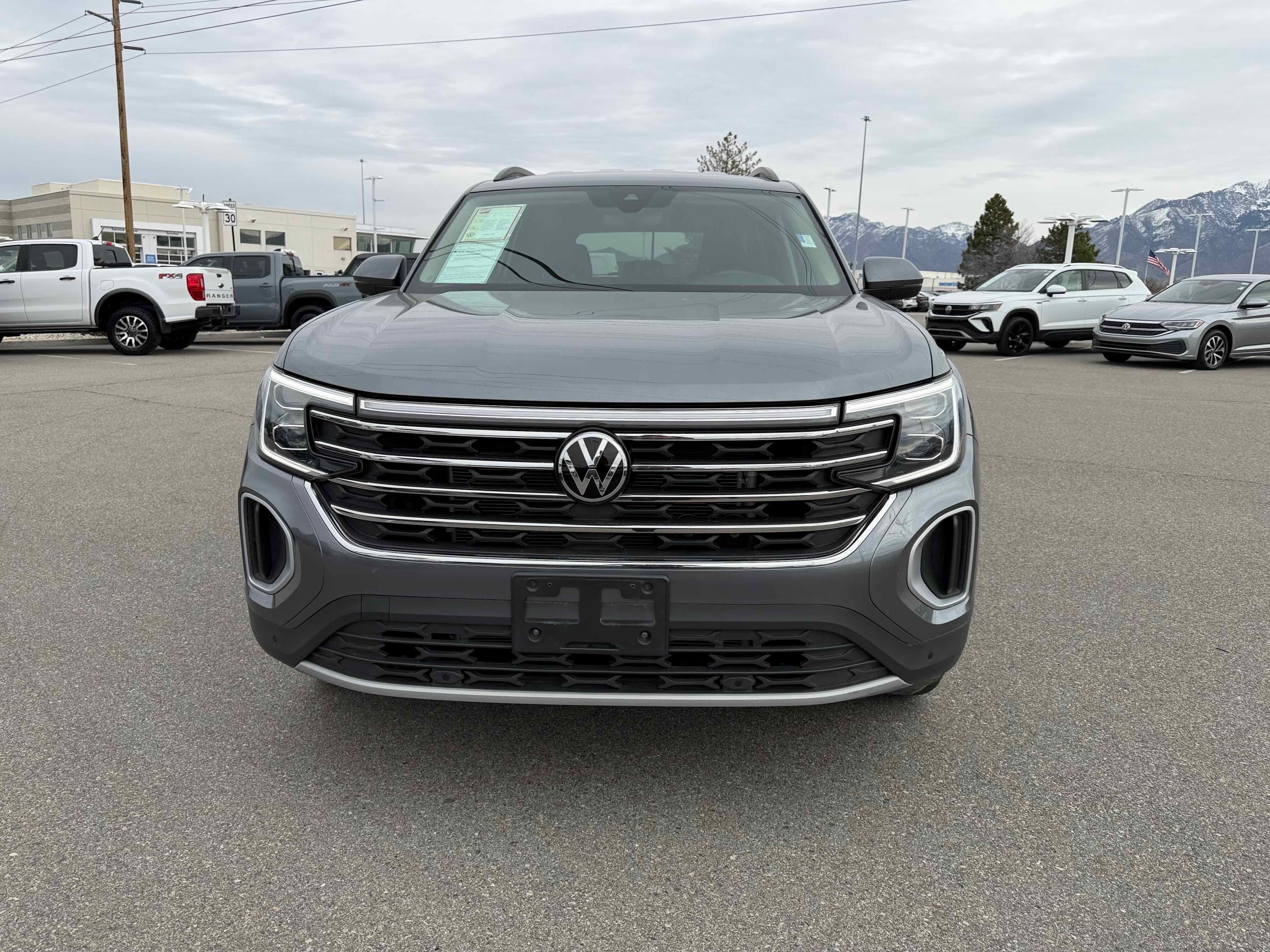 2025 Volkswagen Atlas 2.0T SE w/Technology
