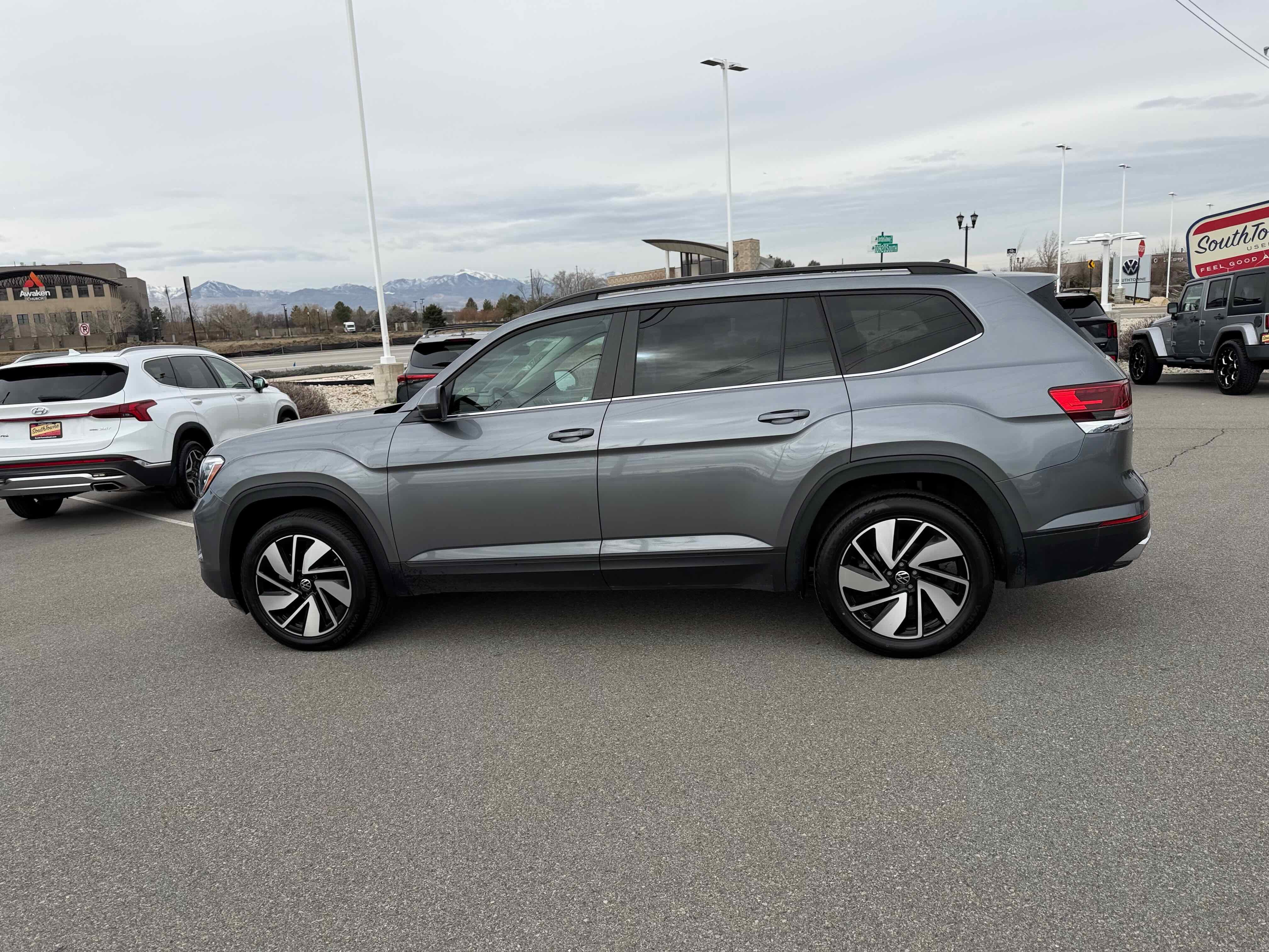2025 Volkswagen Atlas 2.0T SE w/Technology