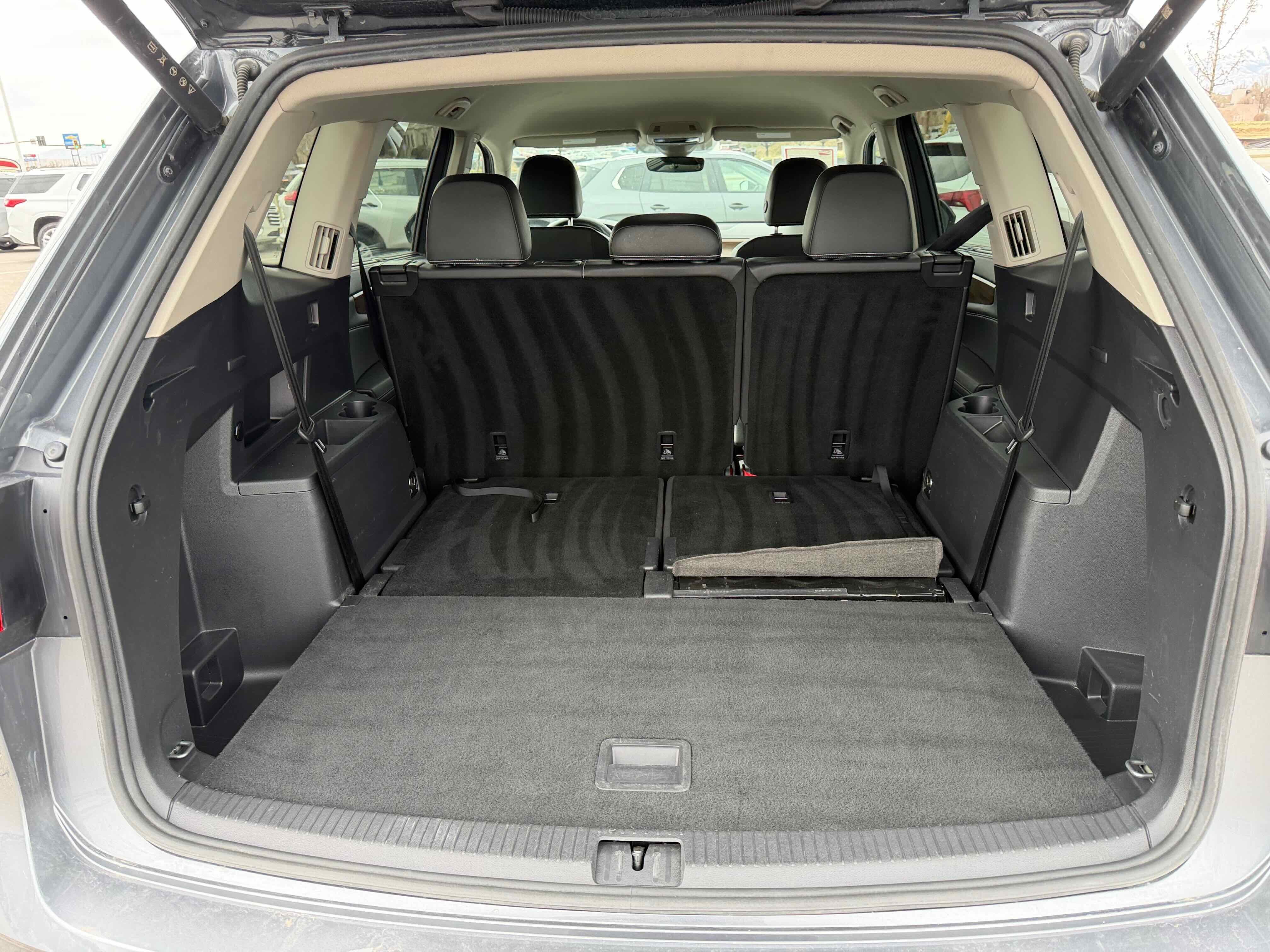 2025 Volkswagen Atlas 2.0T SE w/Technology