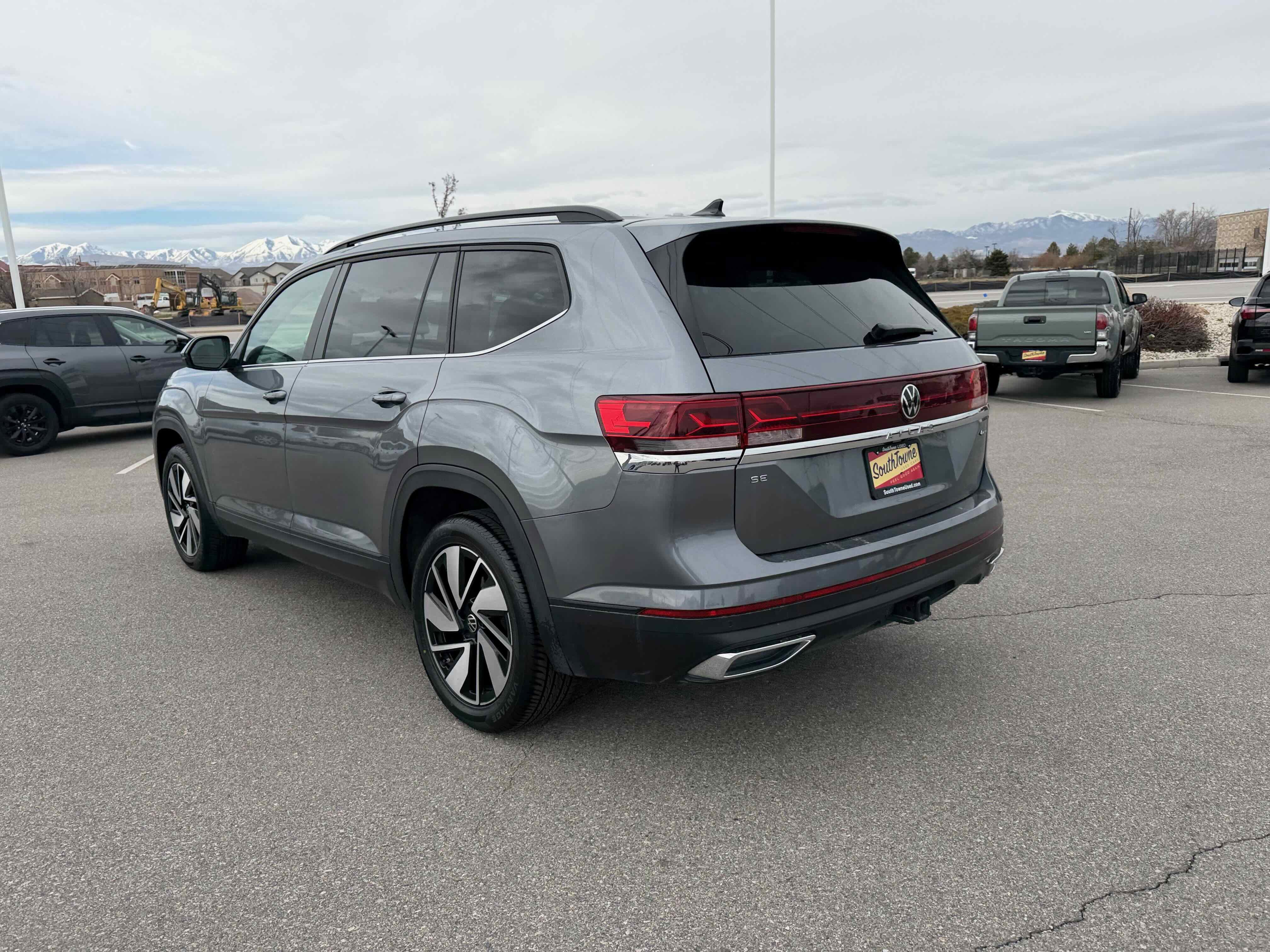 2025 Volkswagen Atlas 2.0T SE w/Technology