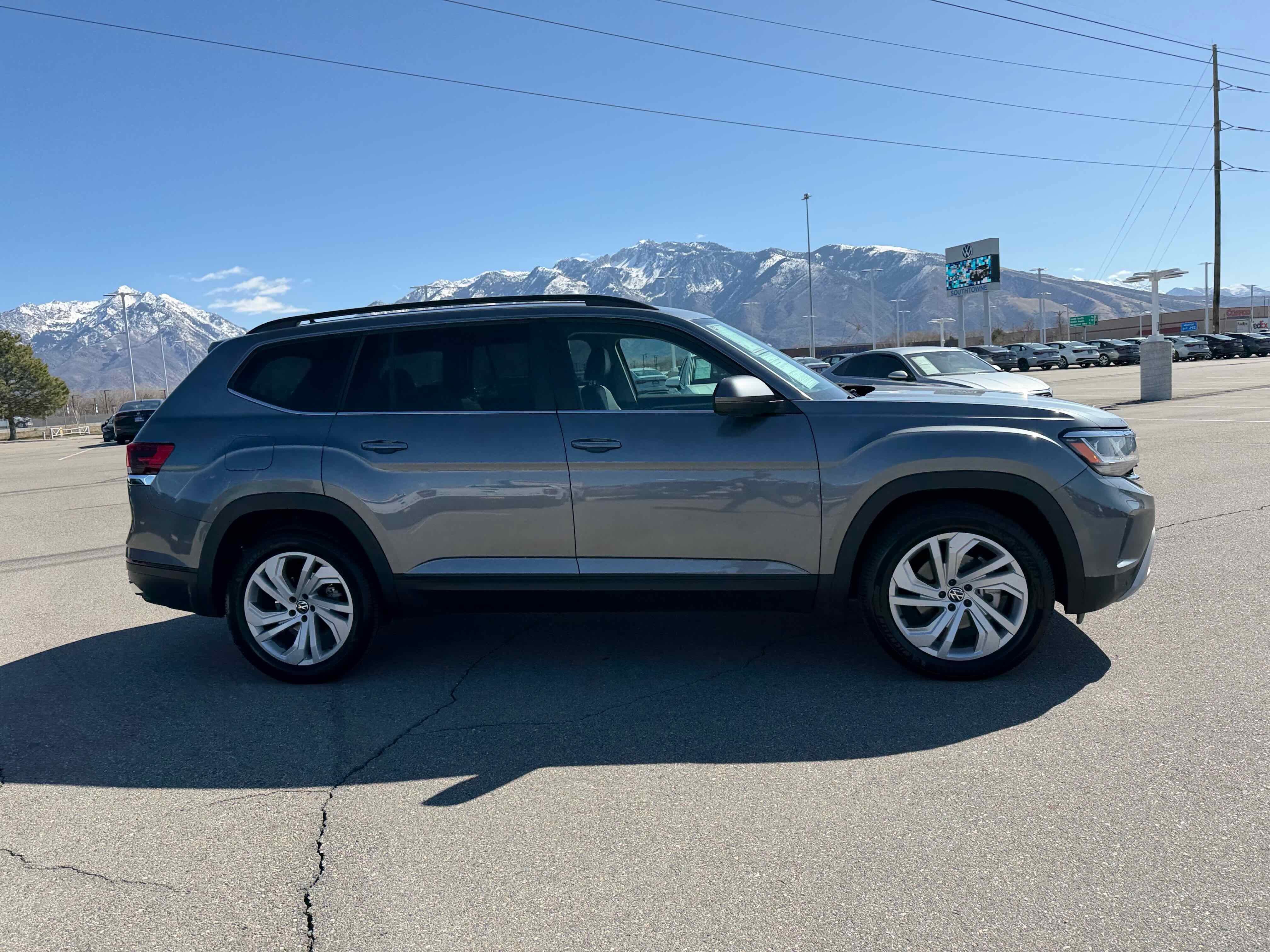 2021 Volkswagen Atlas 3.6L V6 SE w/Technology
