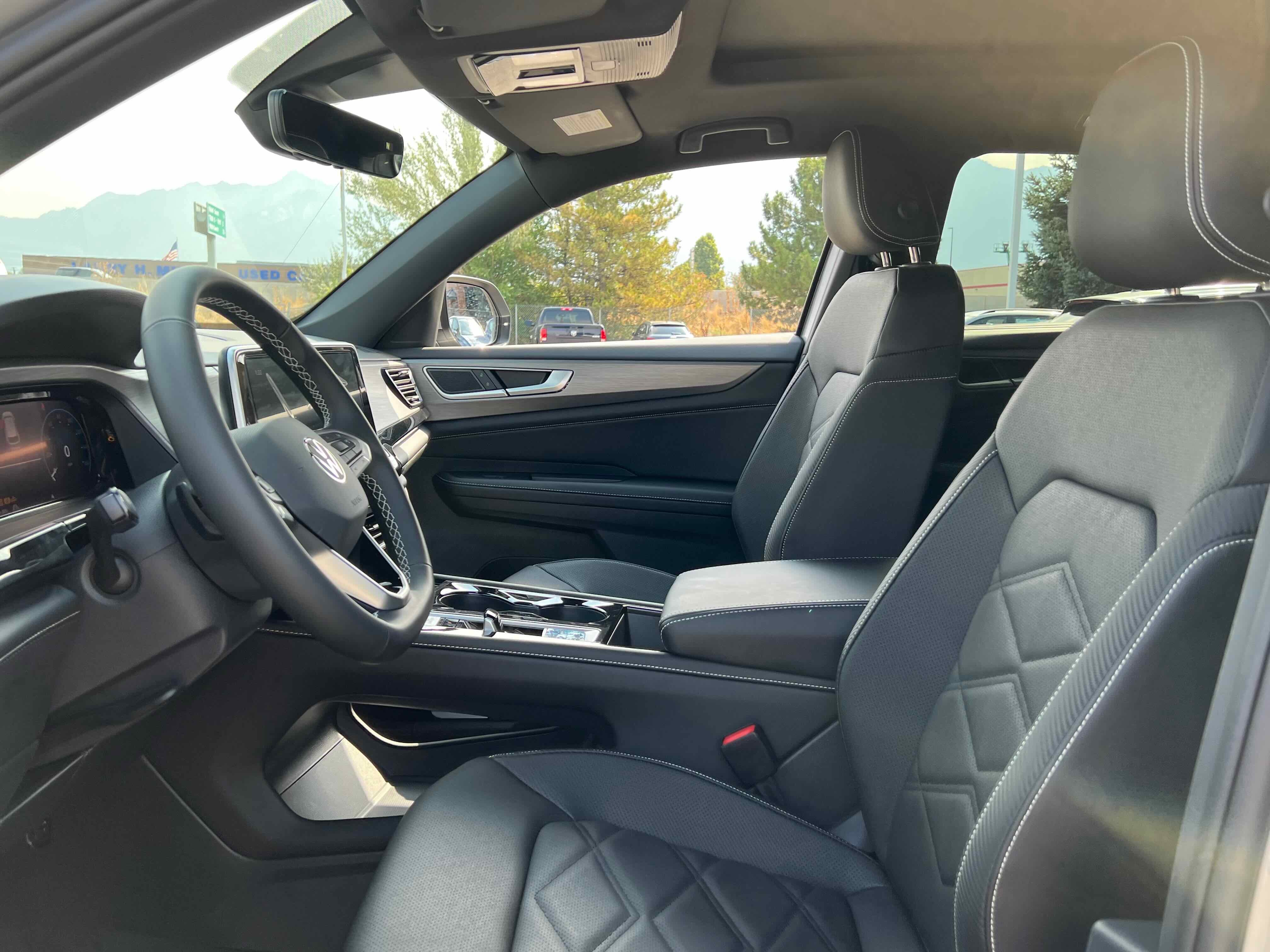 2026 Volkswagen Atlas Cross Sport 2.0T SE w/Technology