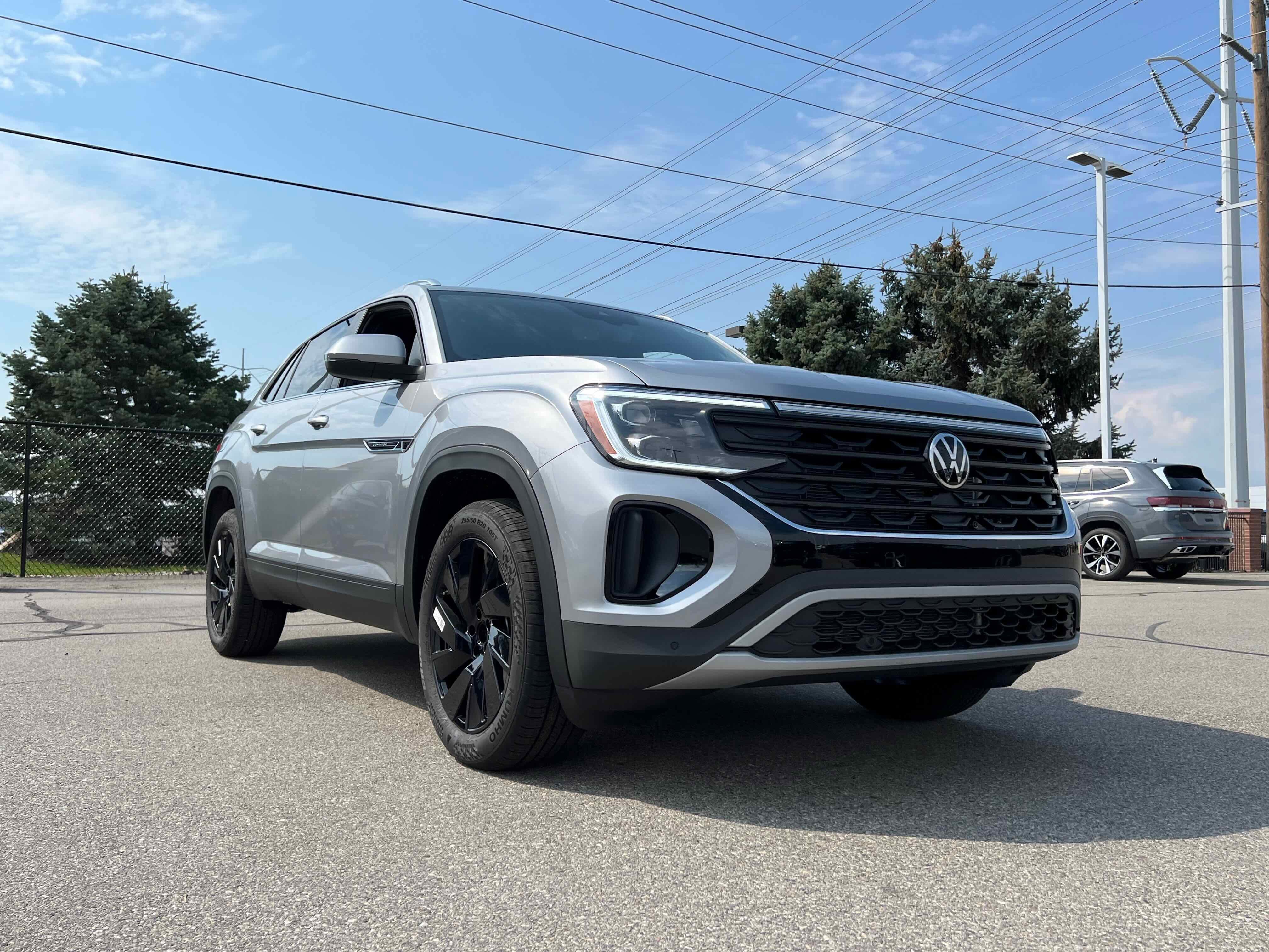 2026 Volkswagen Atlas Cross Sport 2.0T SE w/Technology