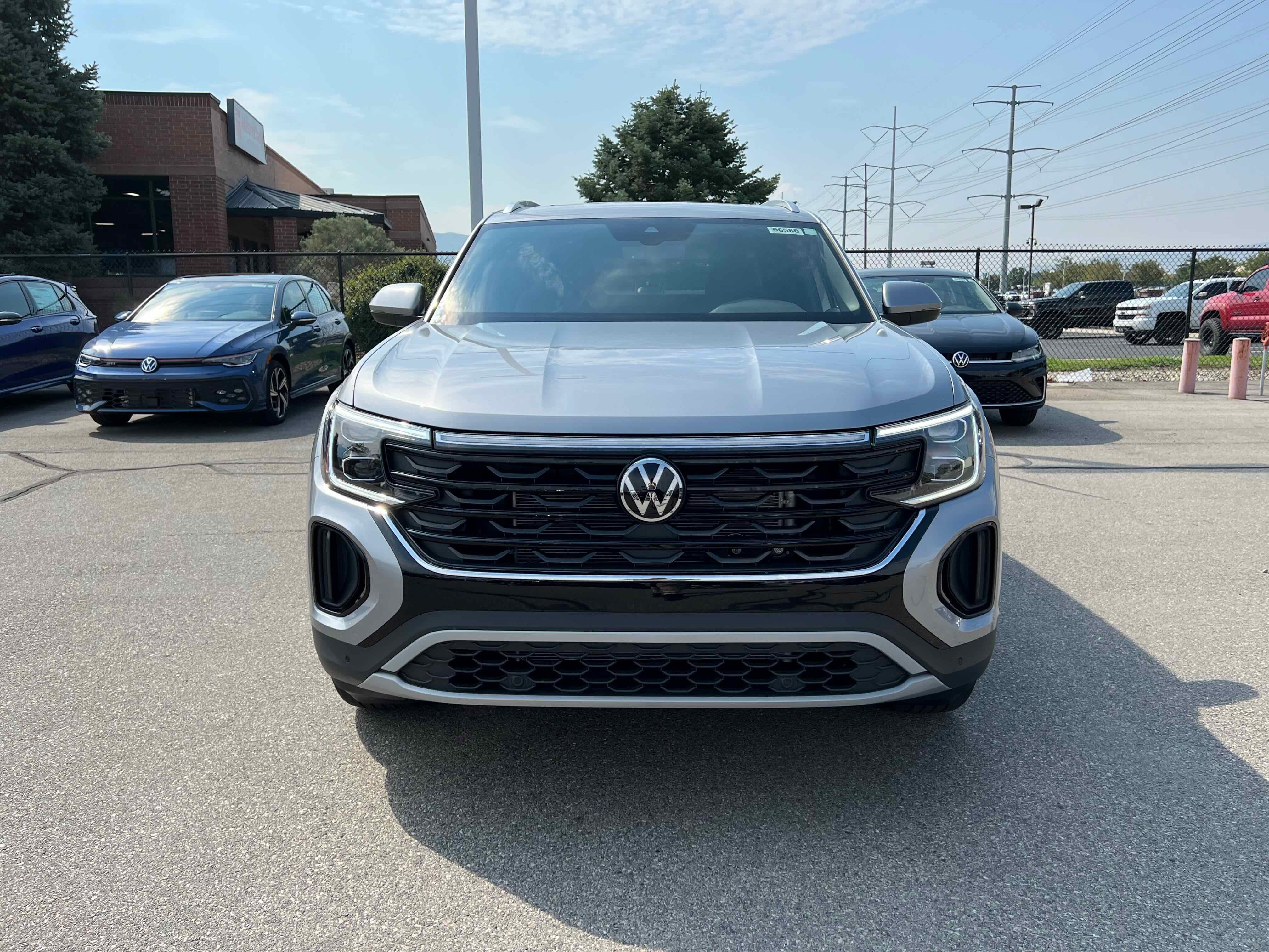 2026 Volkswagen Atlas Cross Sport 2.0T SE w/Technology