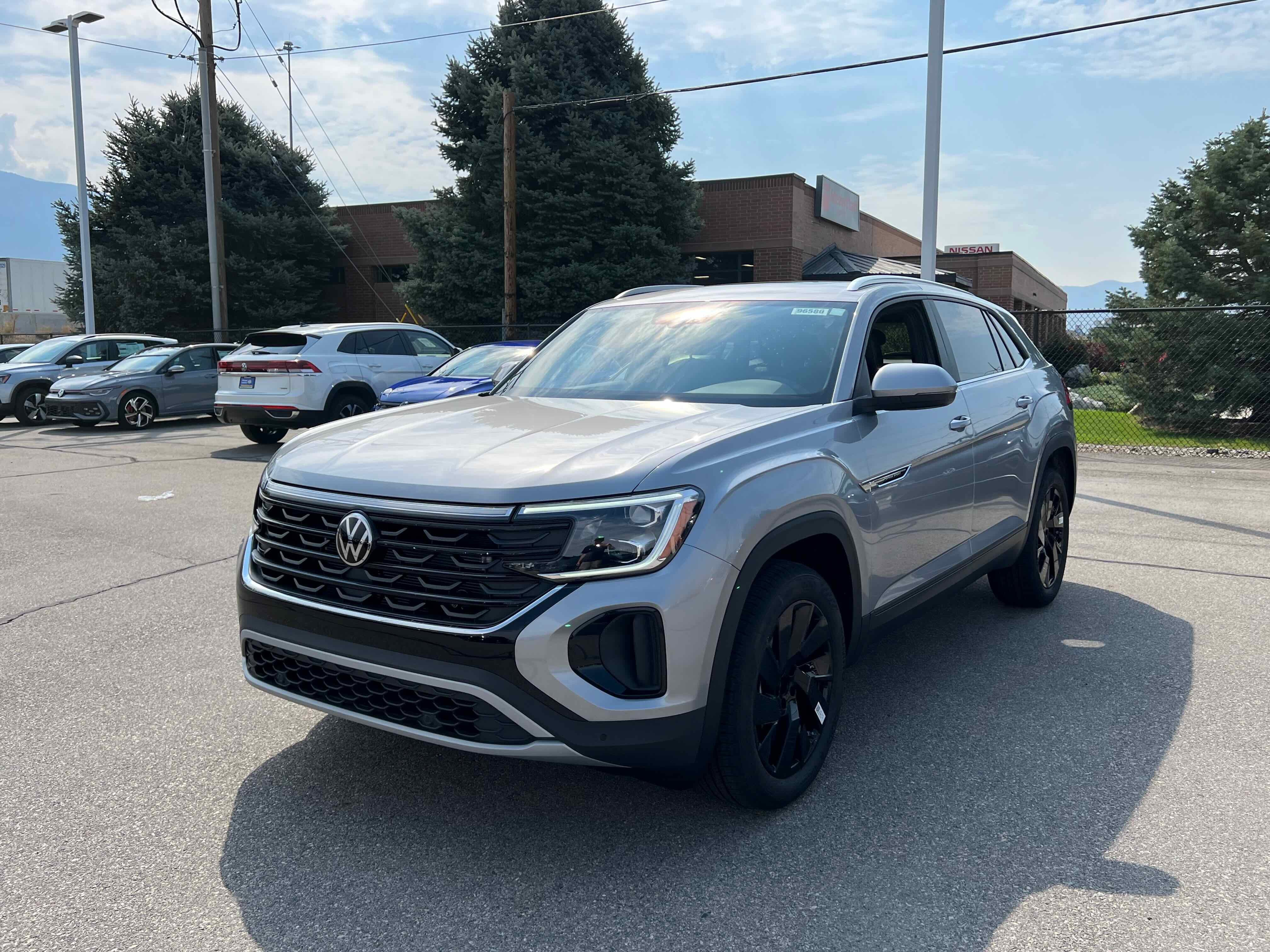2026 Volkswagen Atlas Cross Sport 2.0T SE w/Technology