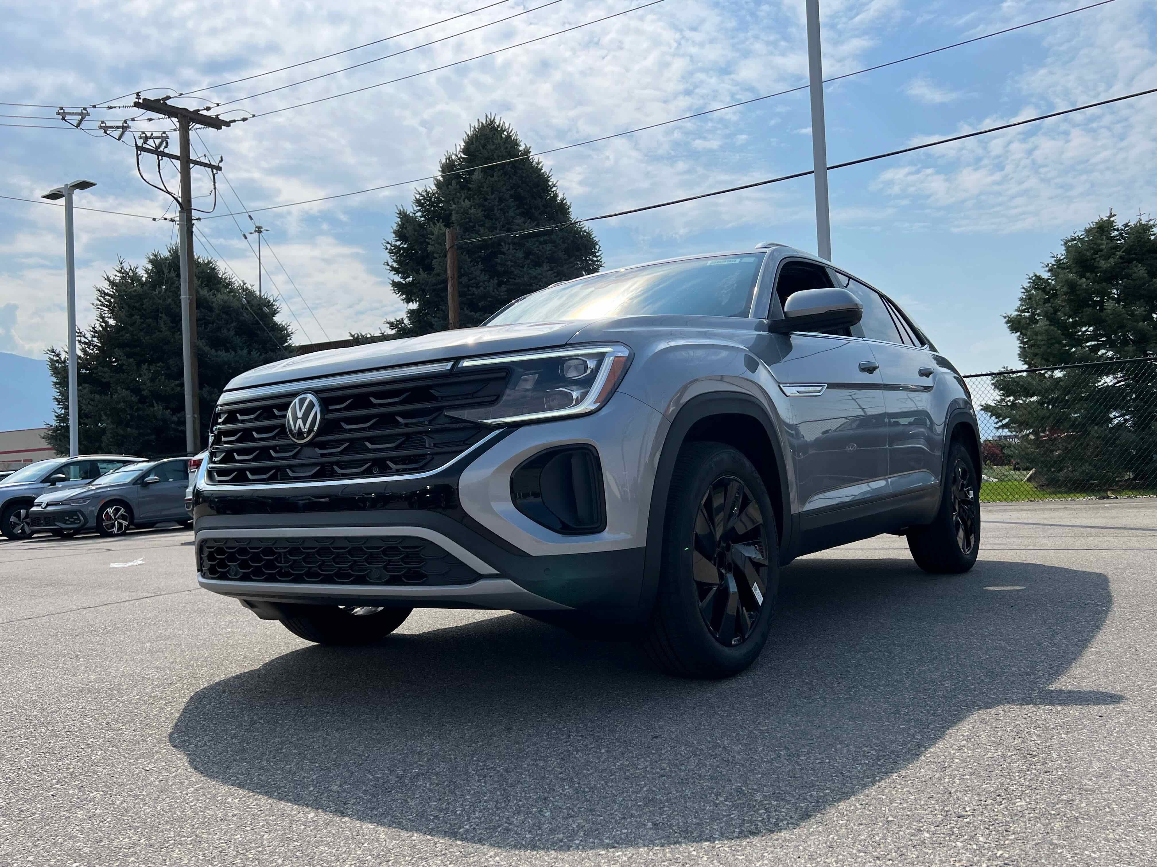 2026 Volkswagen Atlas Cross Sport 2.0T SE w/Technology