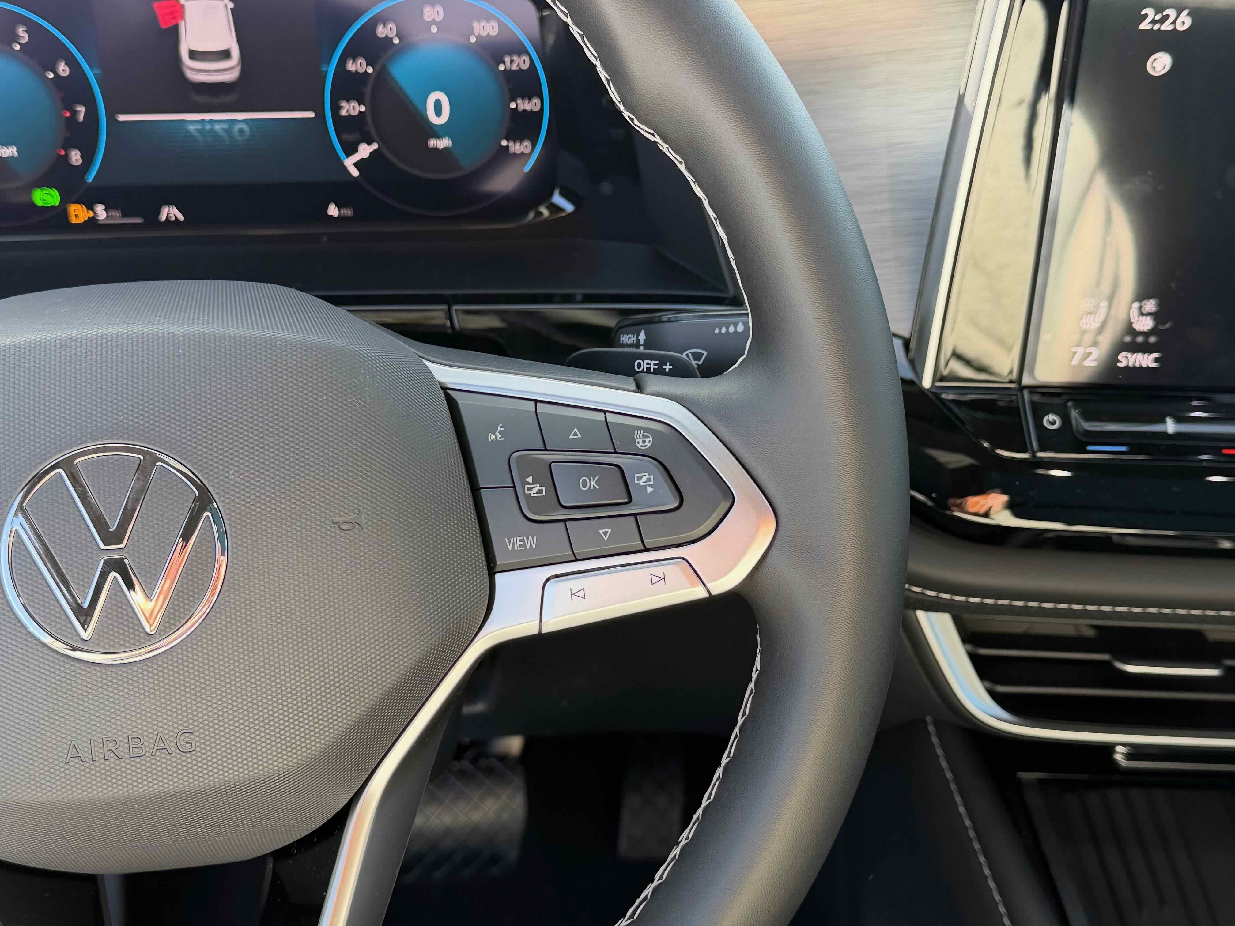 2026 Volkswagen Atlas Cross Sport 2.0T SE w/Technology