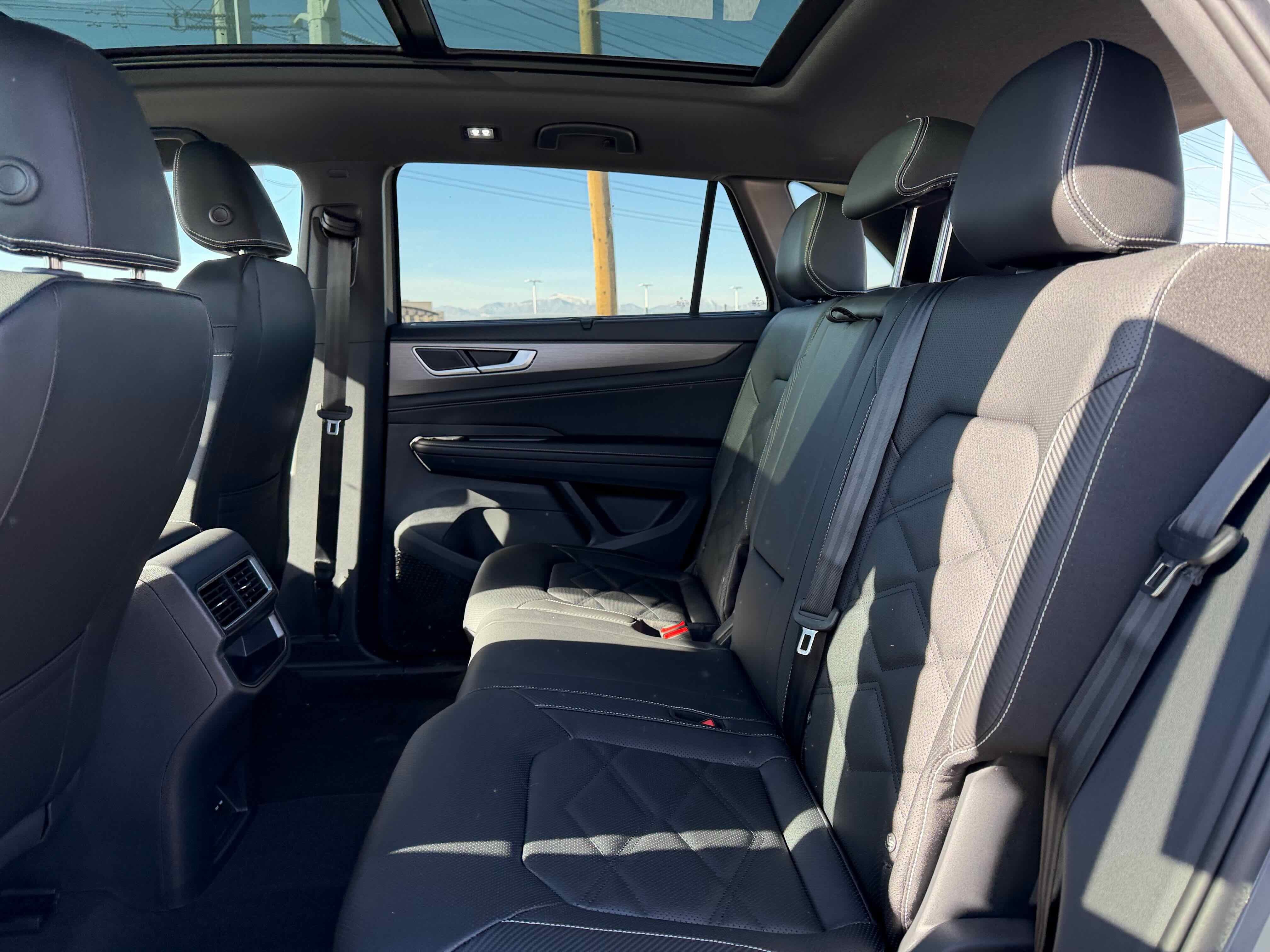 2026 Volkswagen Atlas Cross Sport 2.0T SE w/Technology