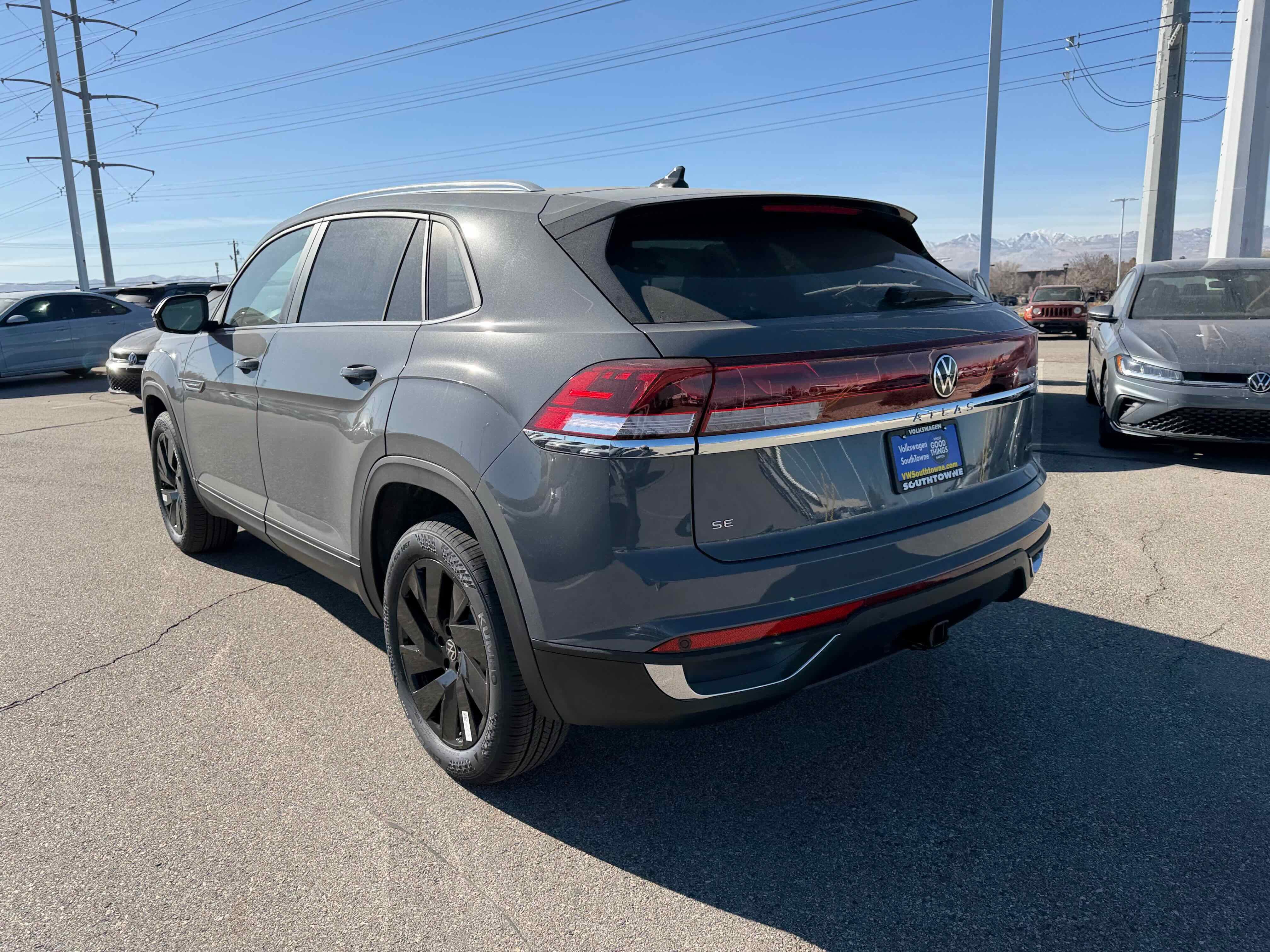 2026 Volkswagen Atlas Cross Sport 2.0T SE w/Technology