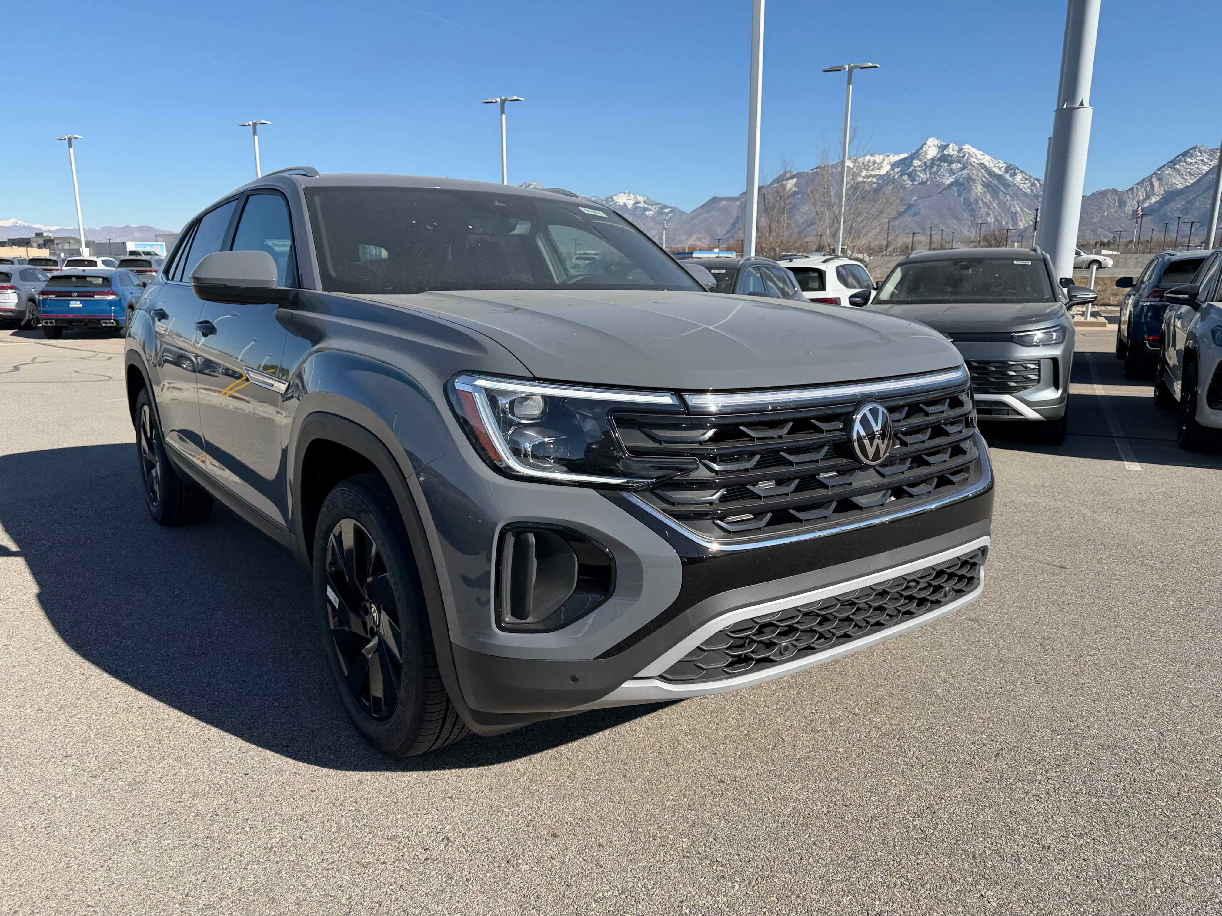 2026 Volkswagen Atlas Cross Sport 2.0T SE w/Technology