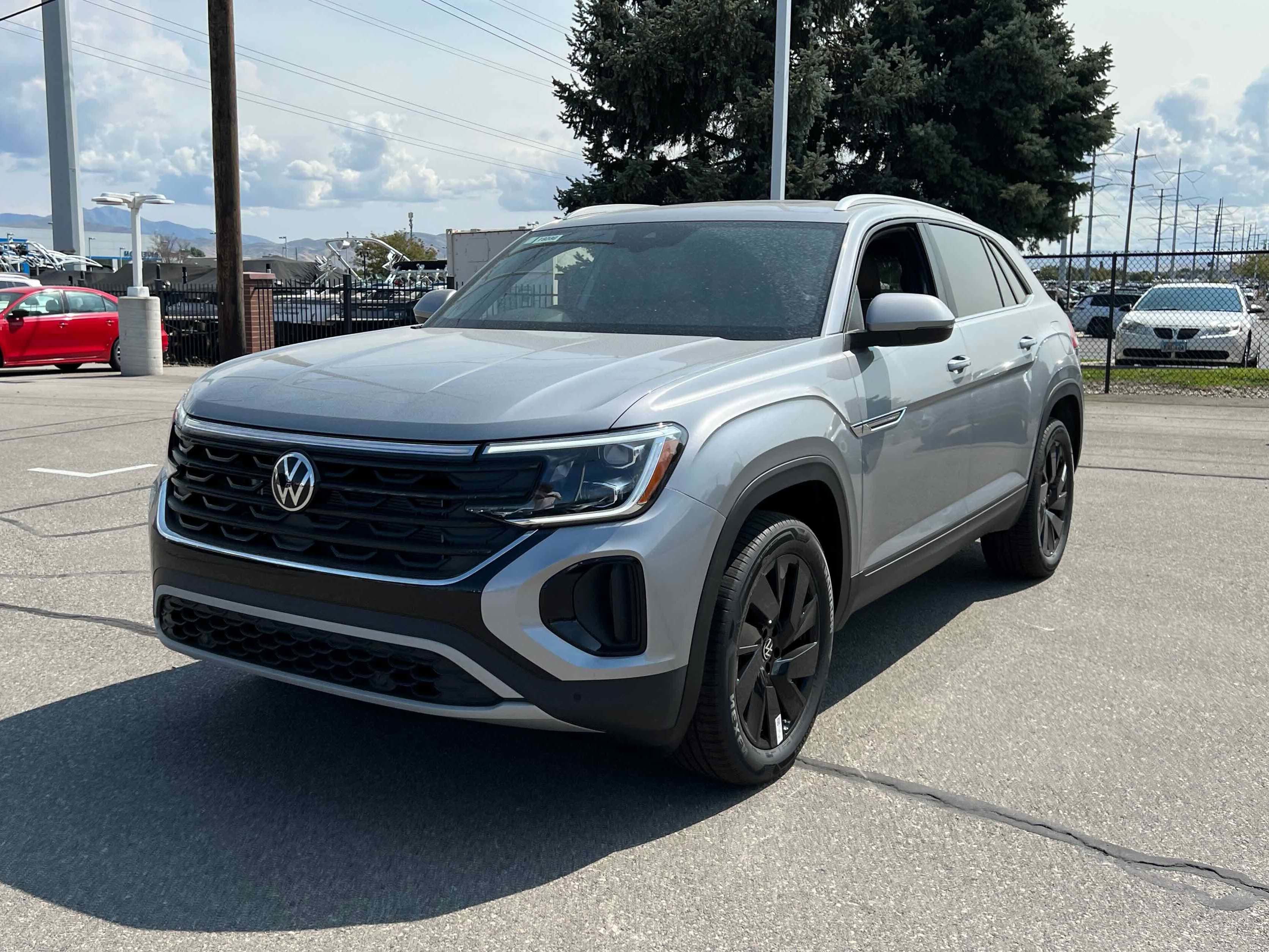 2026 Volkswagen Atlas Cross Sport 2.0T SE w/Technology