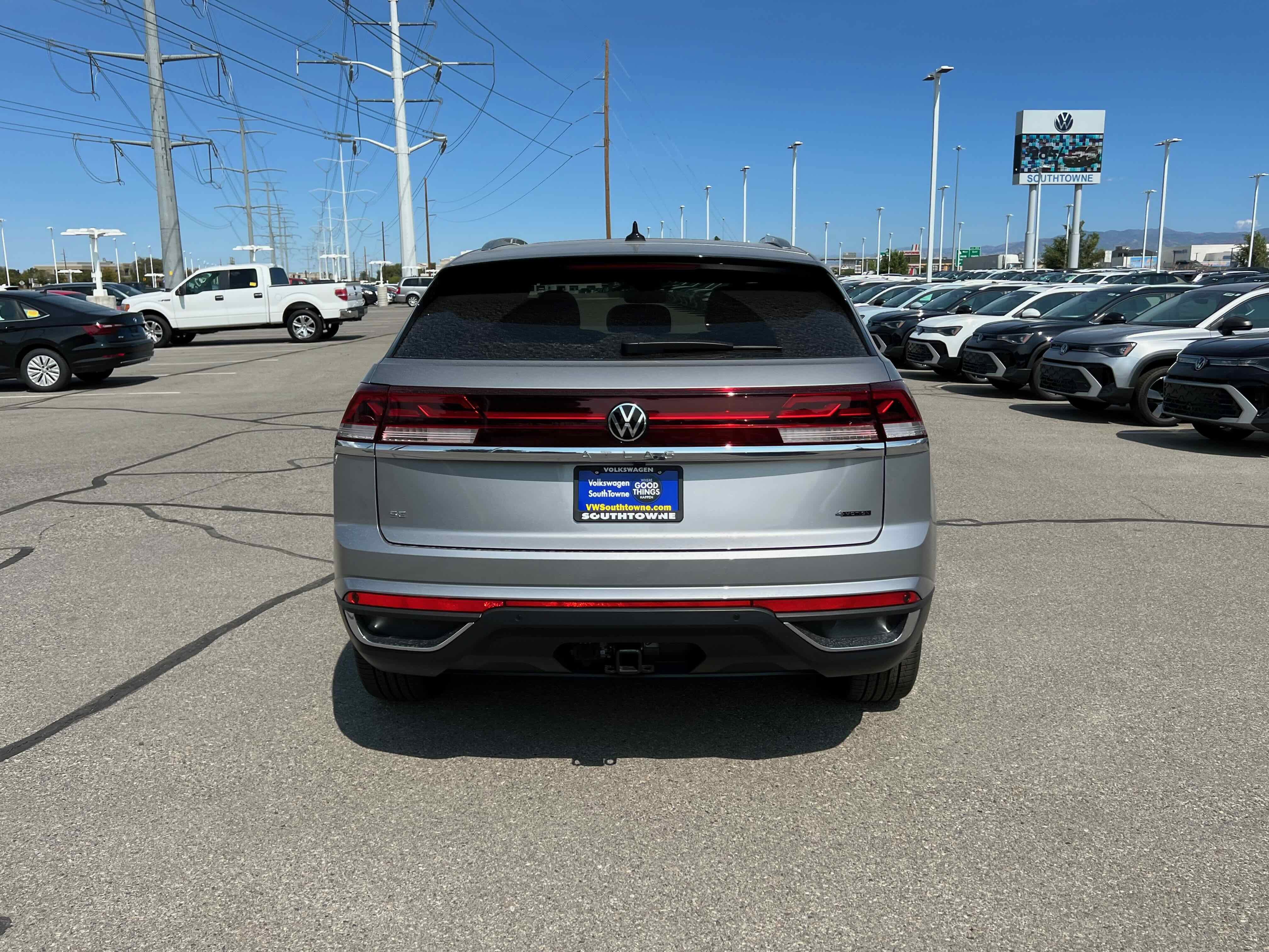 2026 Volkswagen Atlas Cross Sport 2.0T SE w/Technology