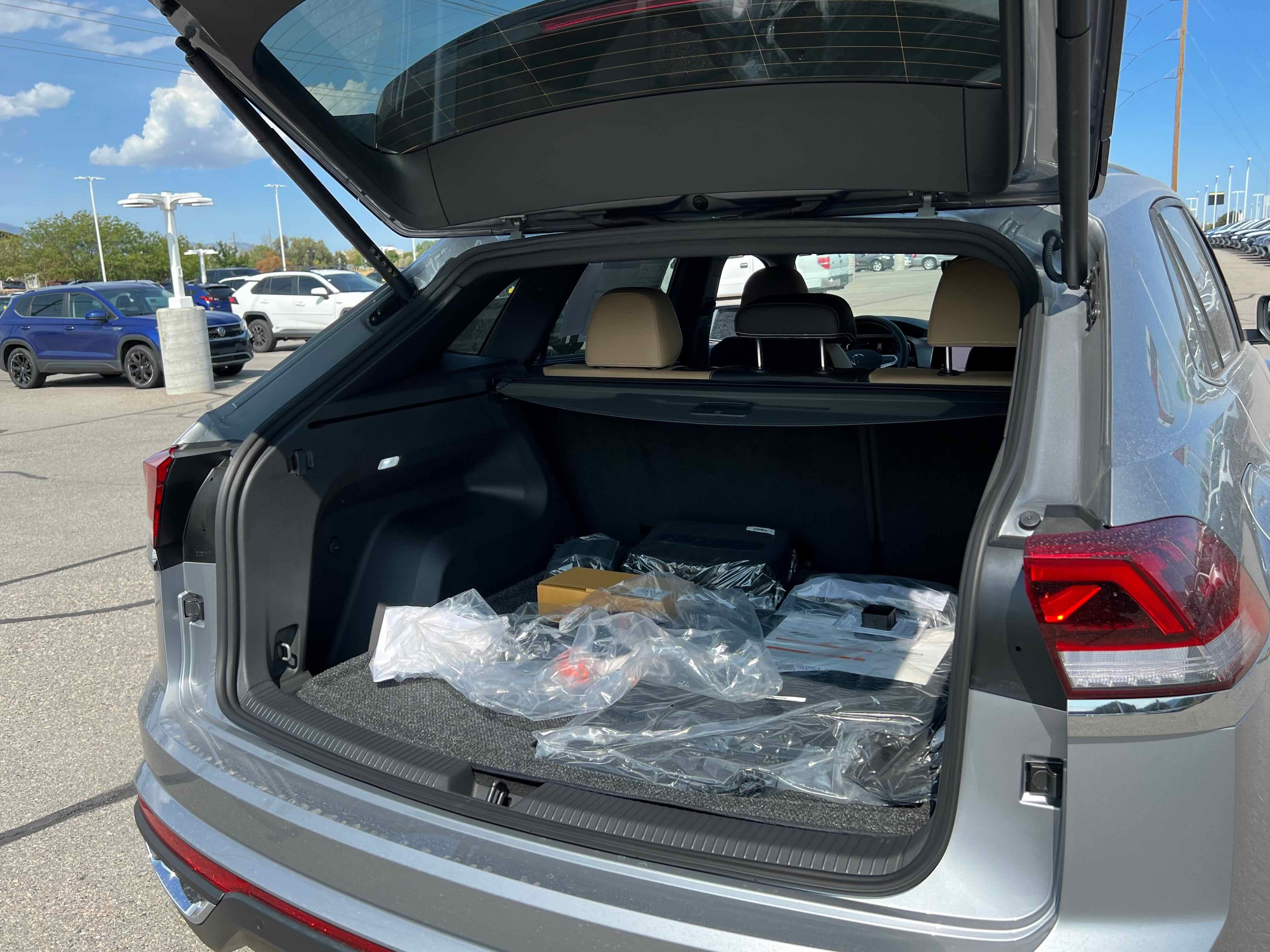 2026 Volkswagen Atlas Cross Sport 2.0T SE w/Technology