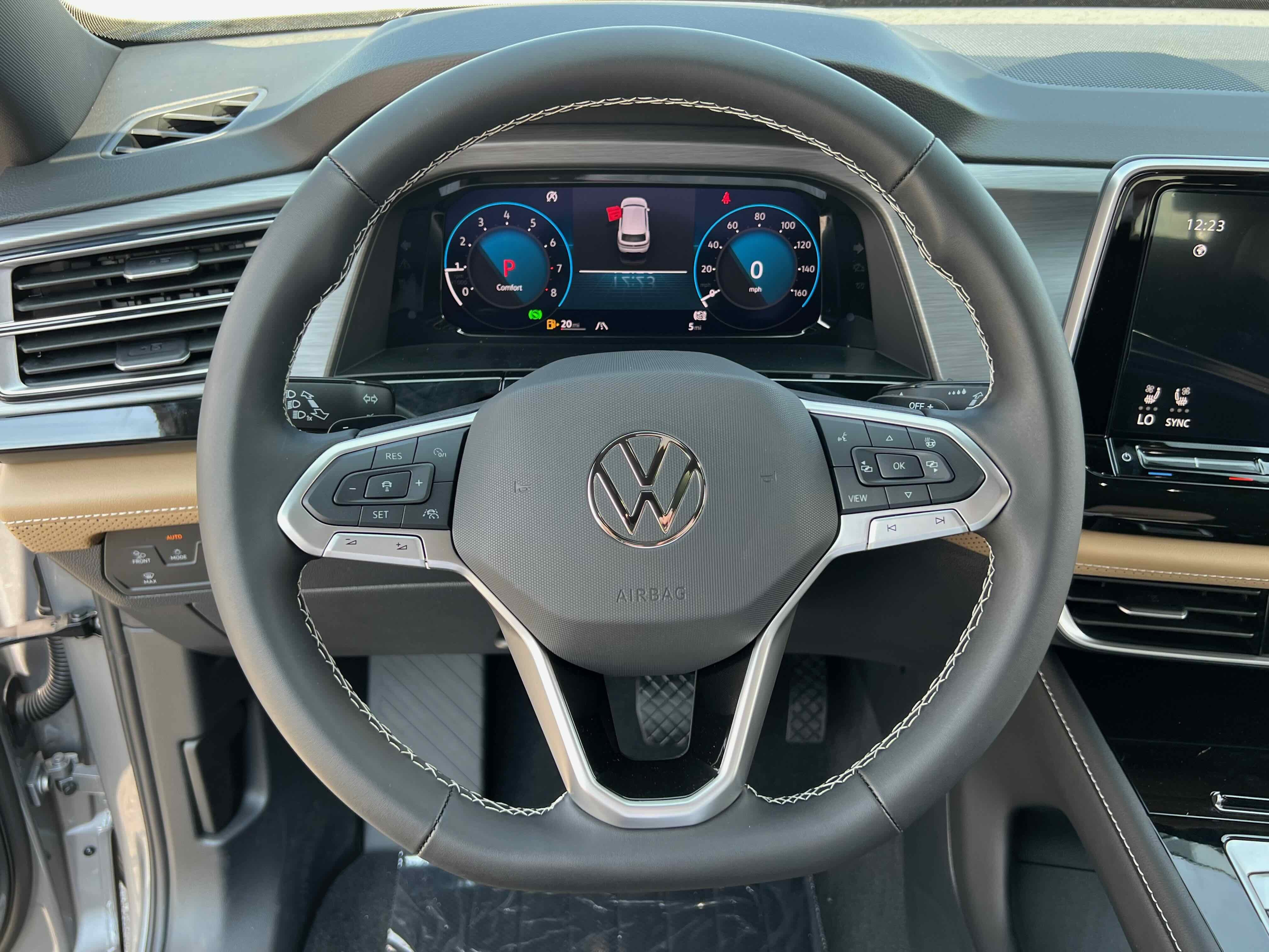 2026 Volkswagen Atlas Cross Sport 2.0T SE w/Technology