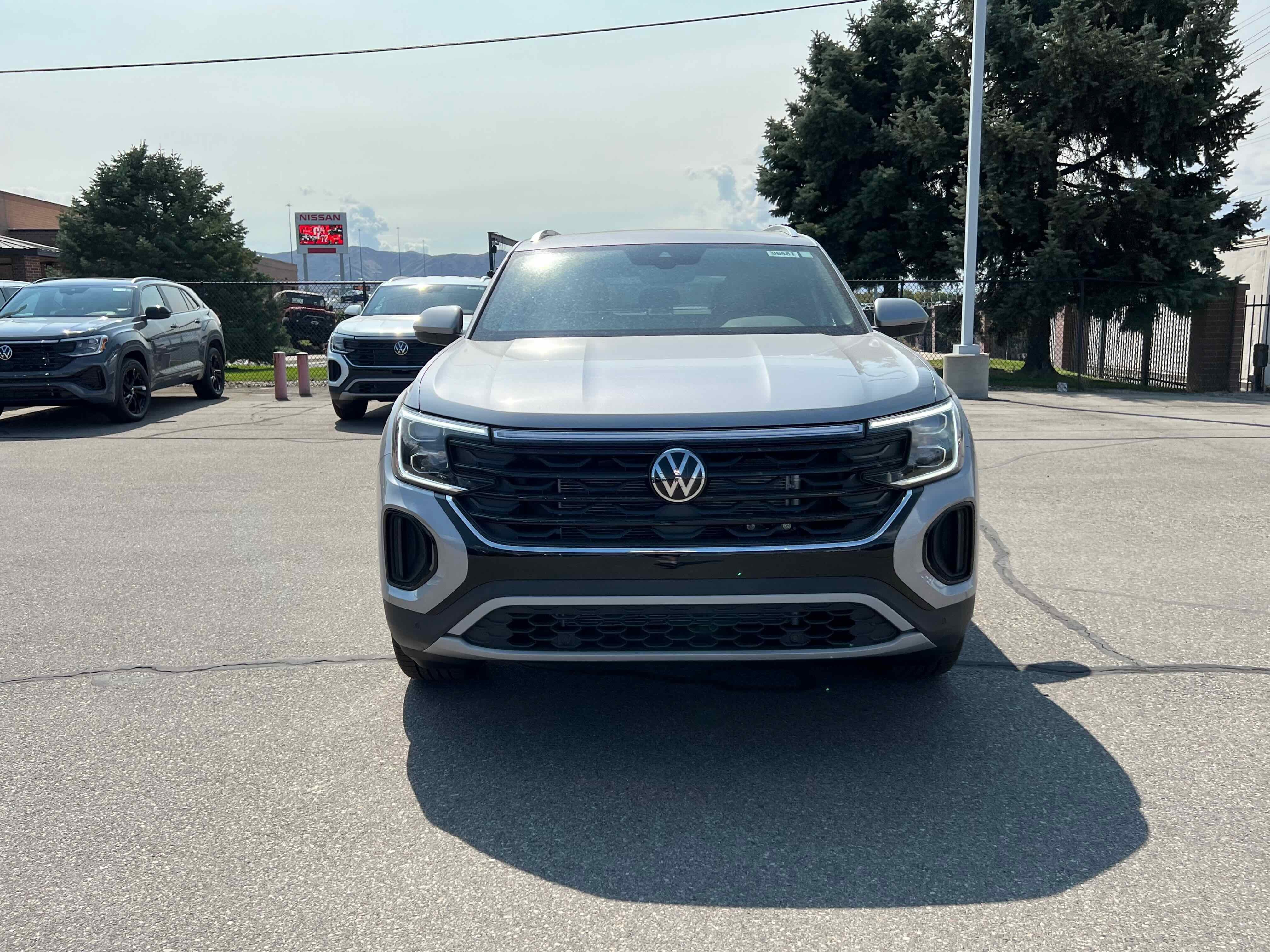 2026 Volkswagen Atlas Cross Sport 2.0T SE w/Technology