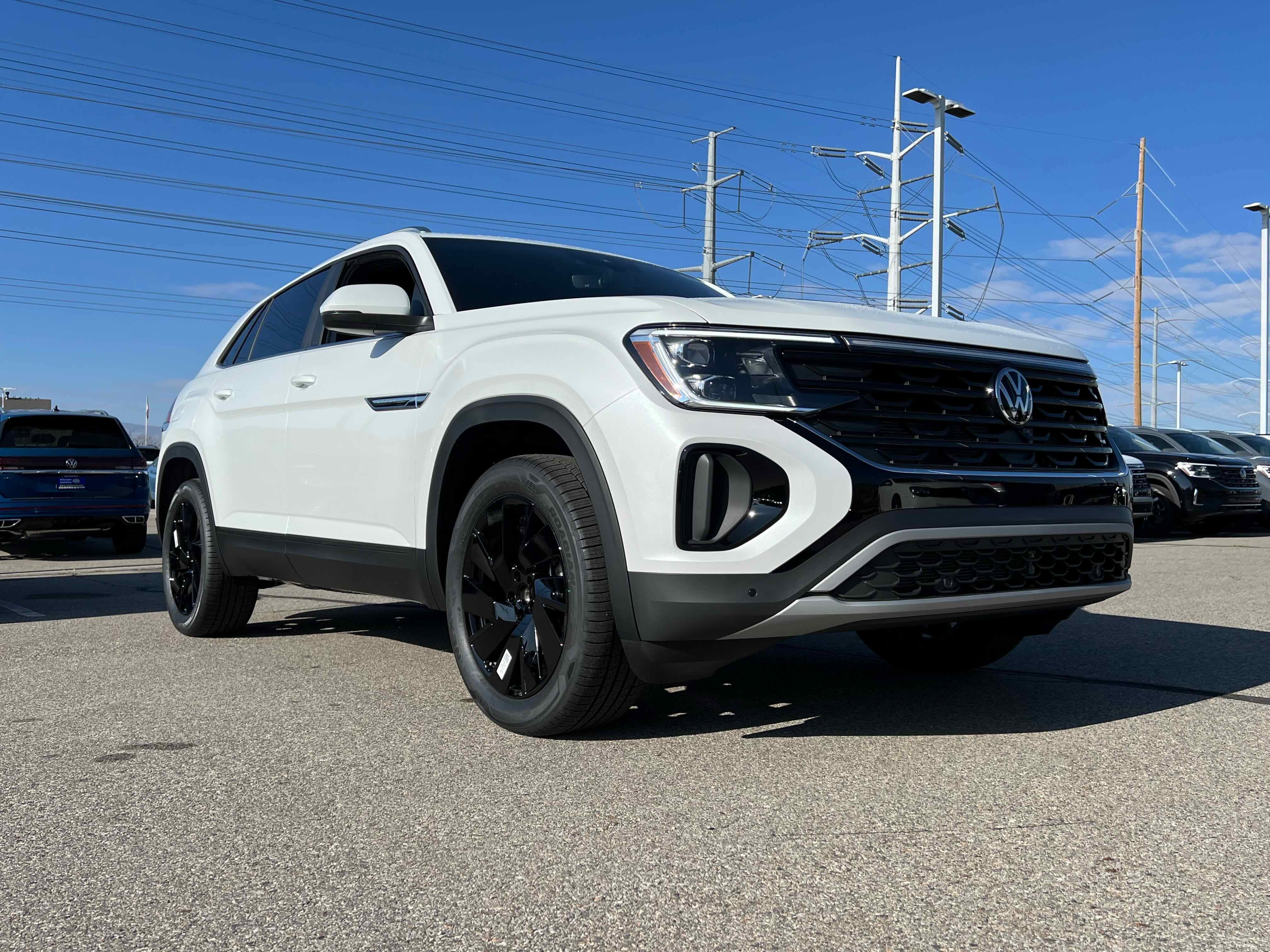 2026 Volkswagen Atlas Cross Sport 2.0T SE w/Technology