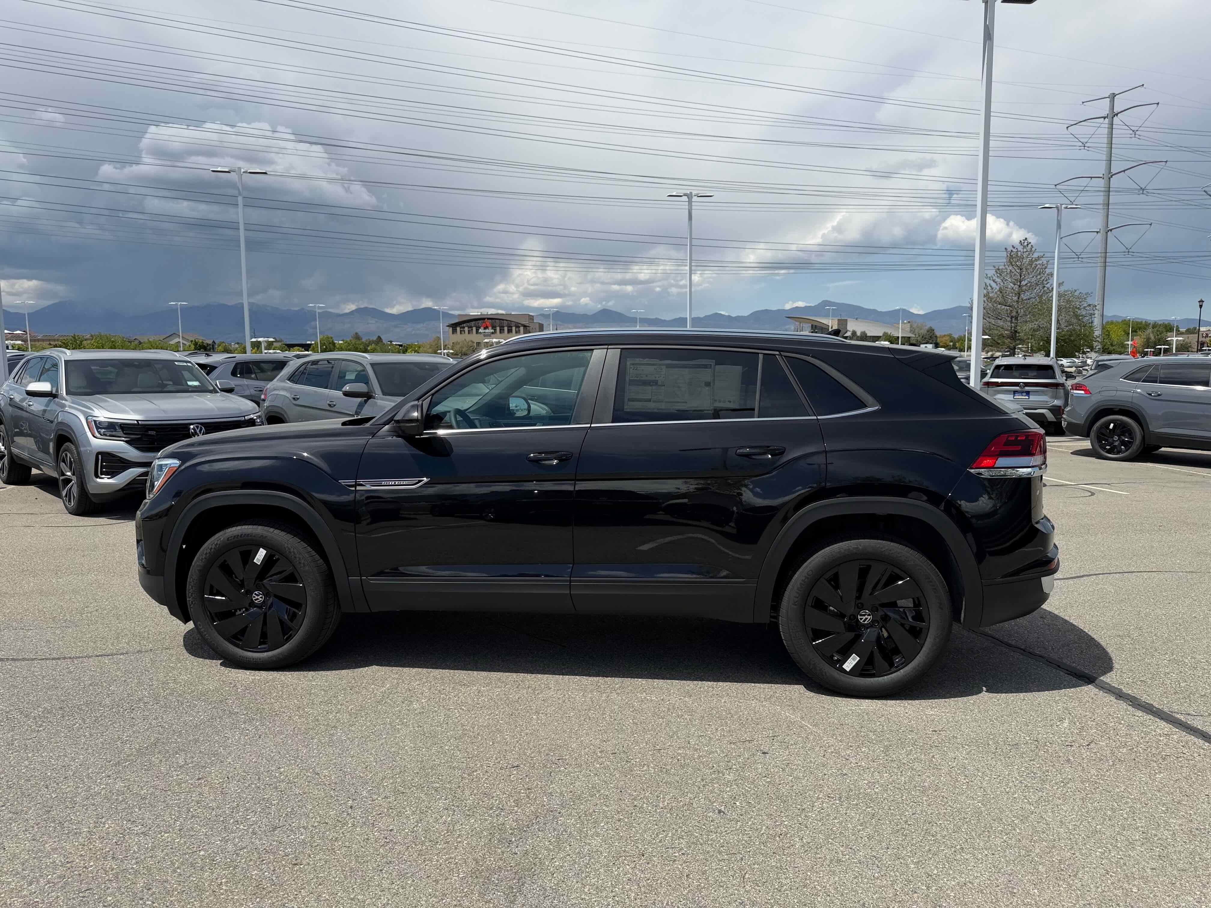 2026 Volkswagen Atlas Cross Sport 2.0T SE w/Technology