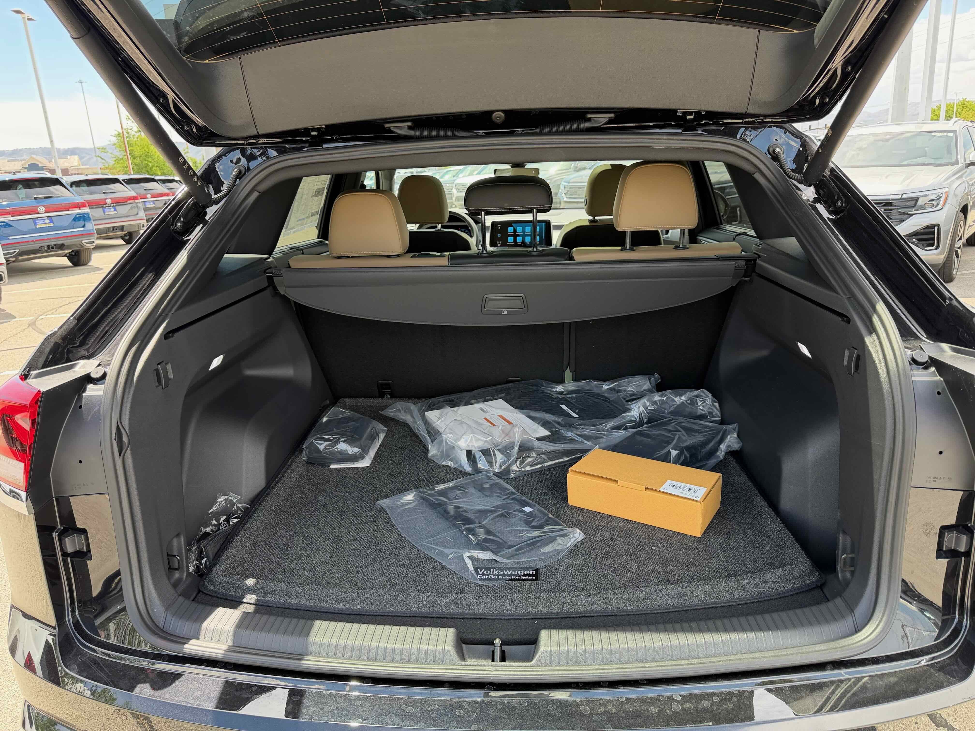 2026 Volkswagen Atlas Cross Sport 2.0T SE w/Technology