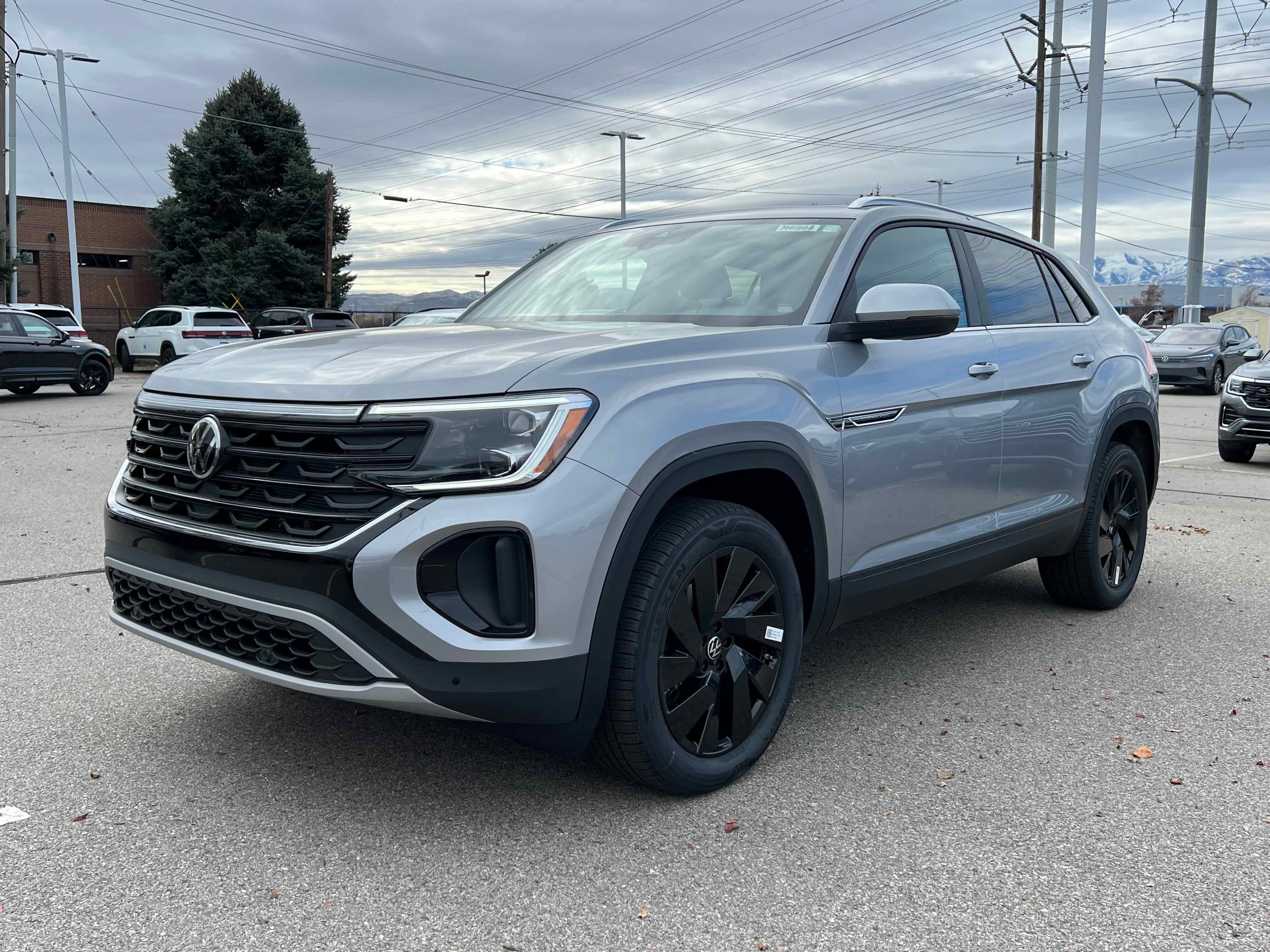 2026 Volkswagen Atlas Cross Sport 2.0T SE w/Technology