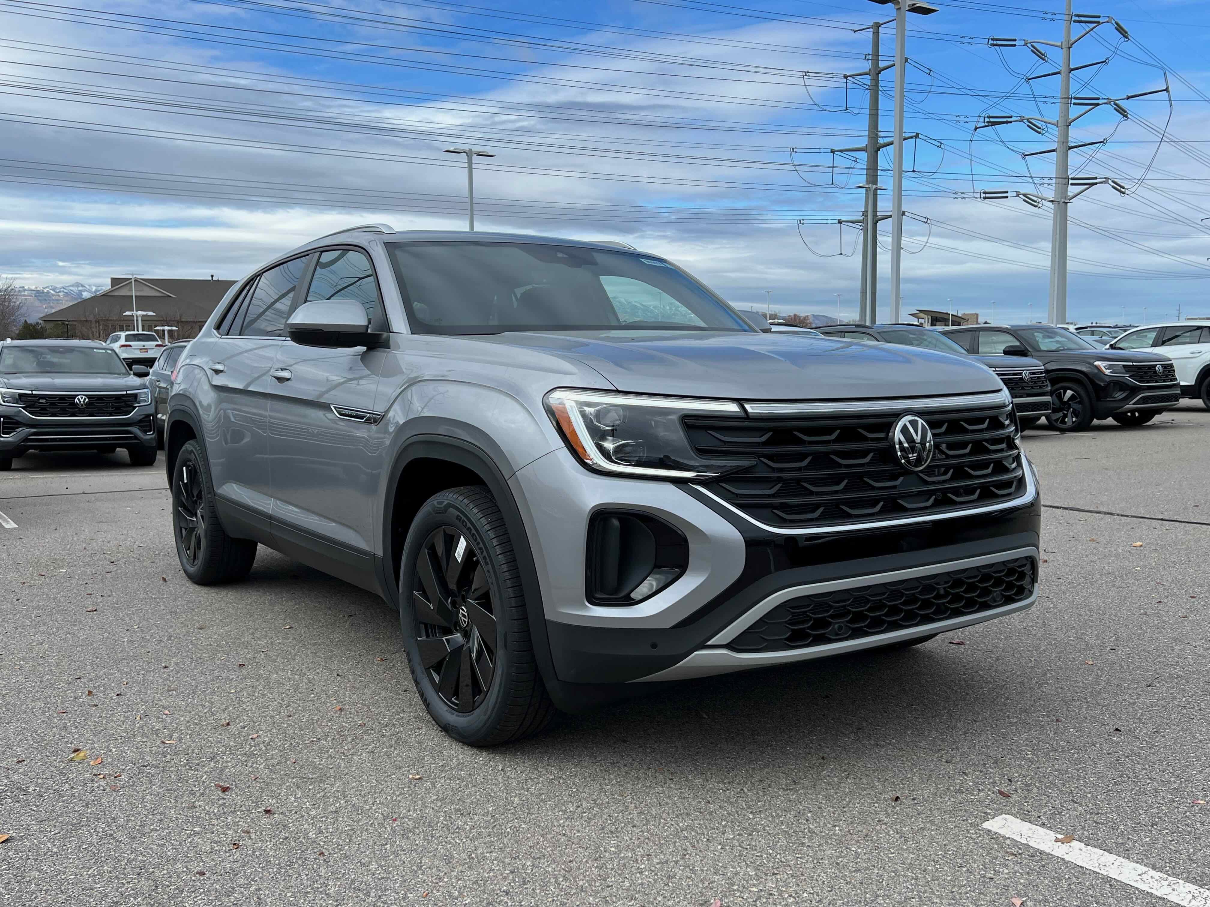 2026 Volkswagen Atlas Cross Sport 2.0T SE w/Technology