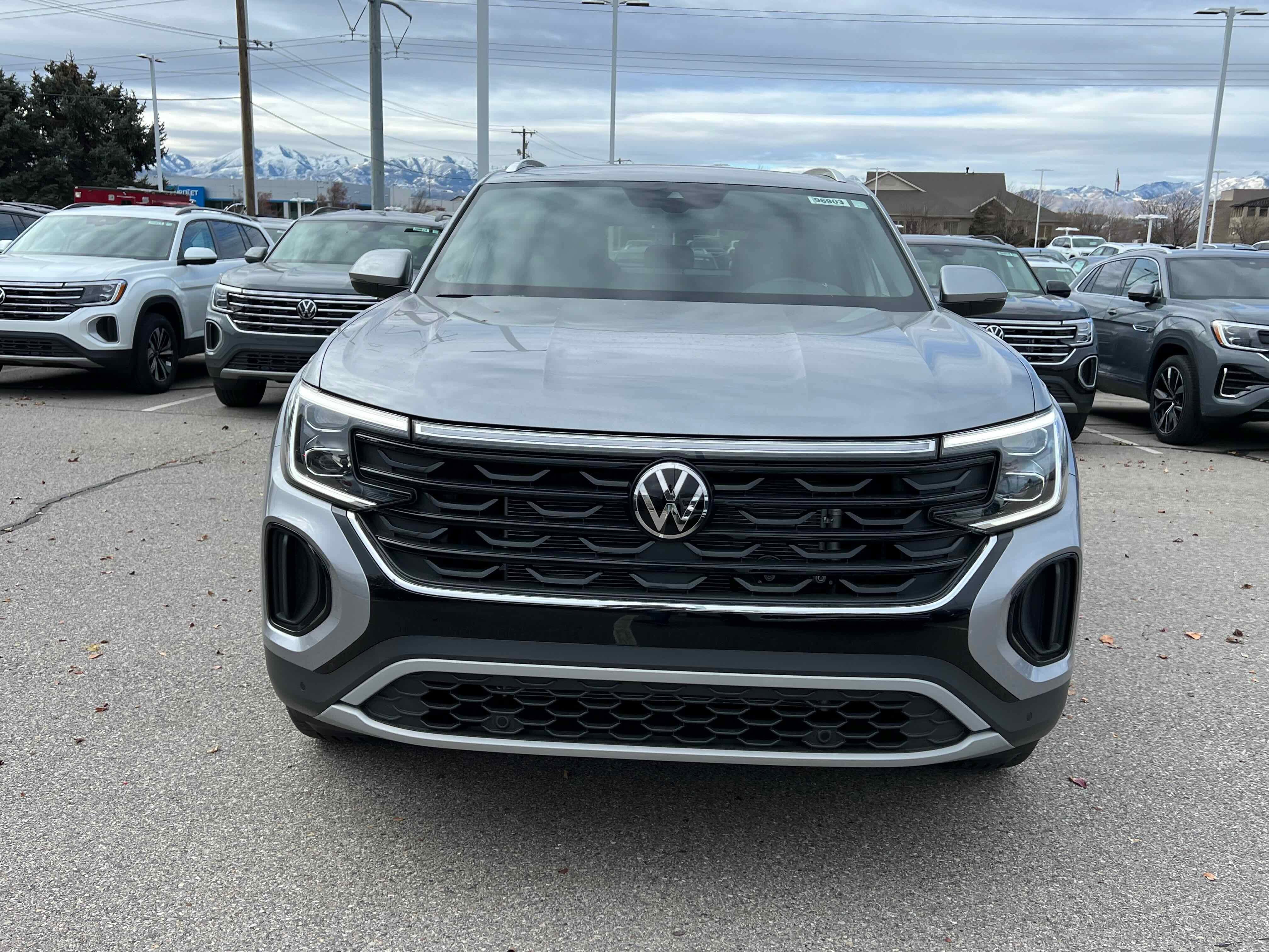 2026 Volkswagen Atlas Cross Sport 2.0T SE w/Technology