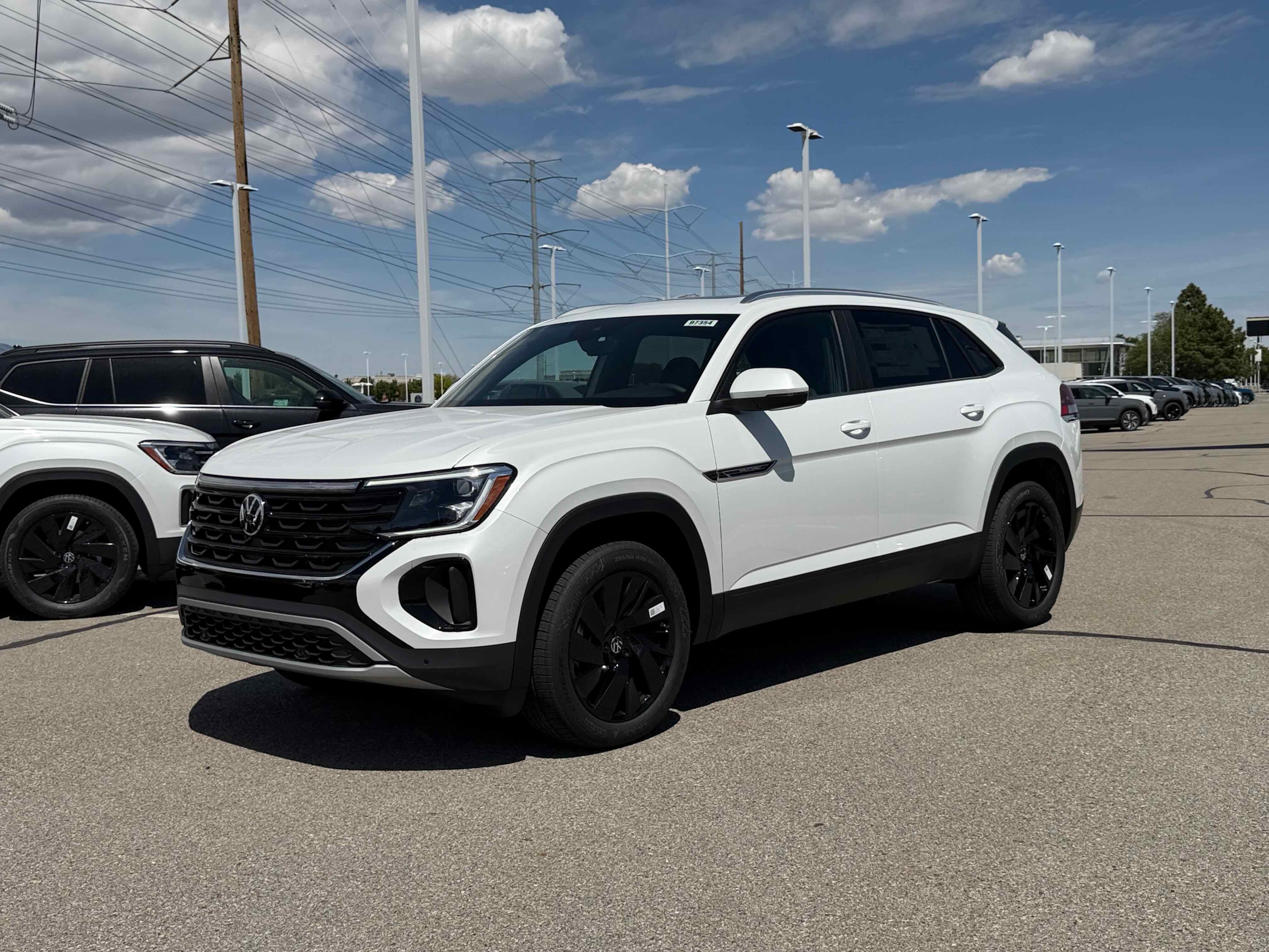 2026 Volkswagen Atlas Cross Sport 2.0T SE w/Tech 4MOTION's photo