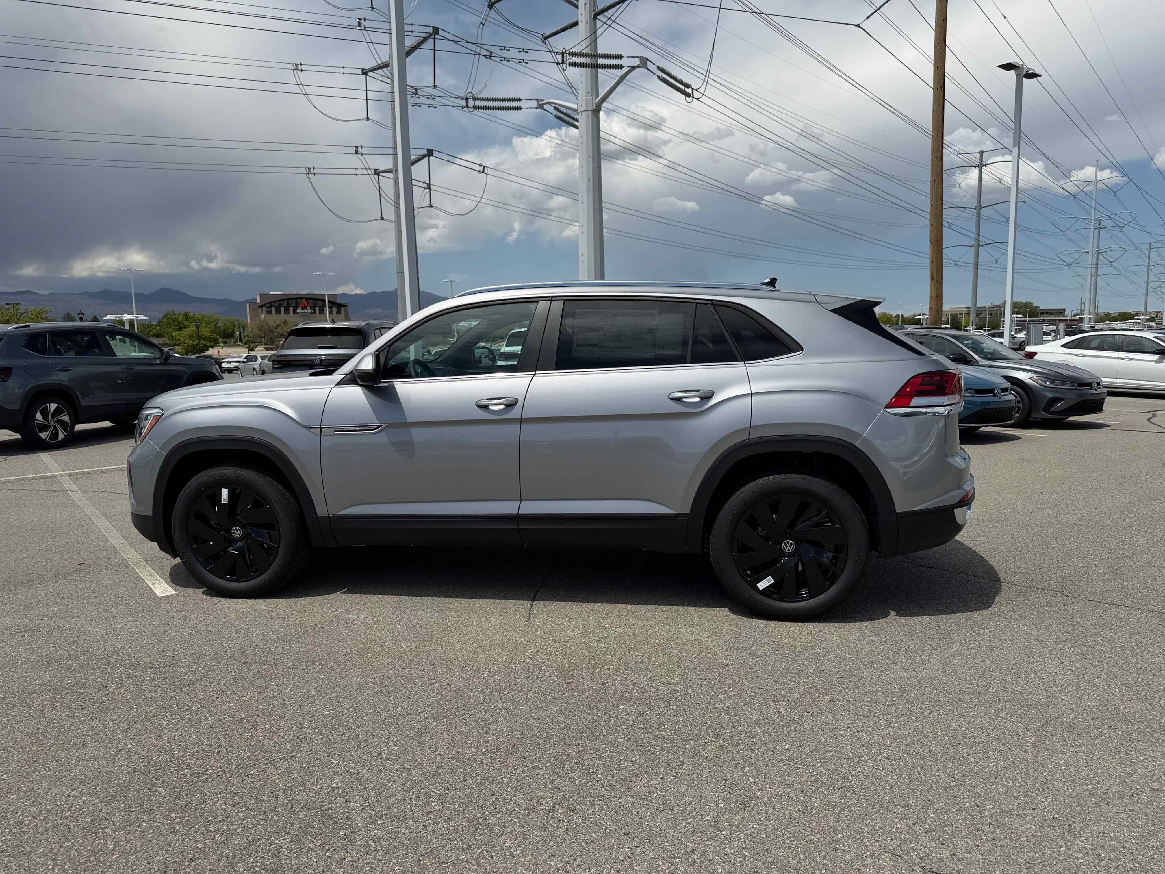 2026 Volkswagen Atlas Cross Sport 2.0T SE w/Technology
