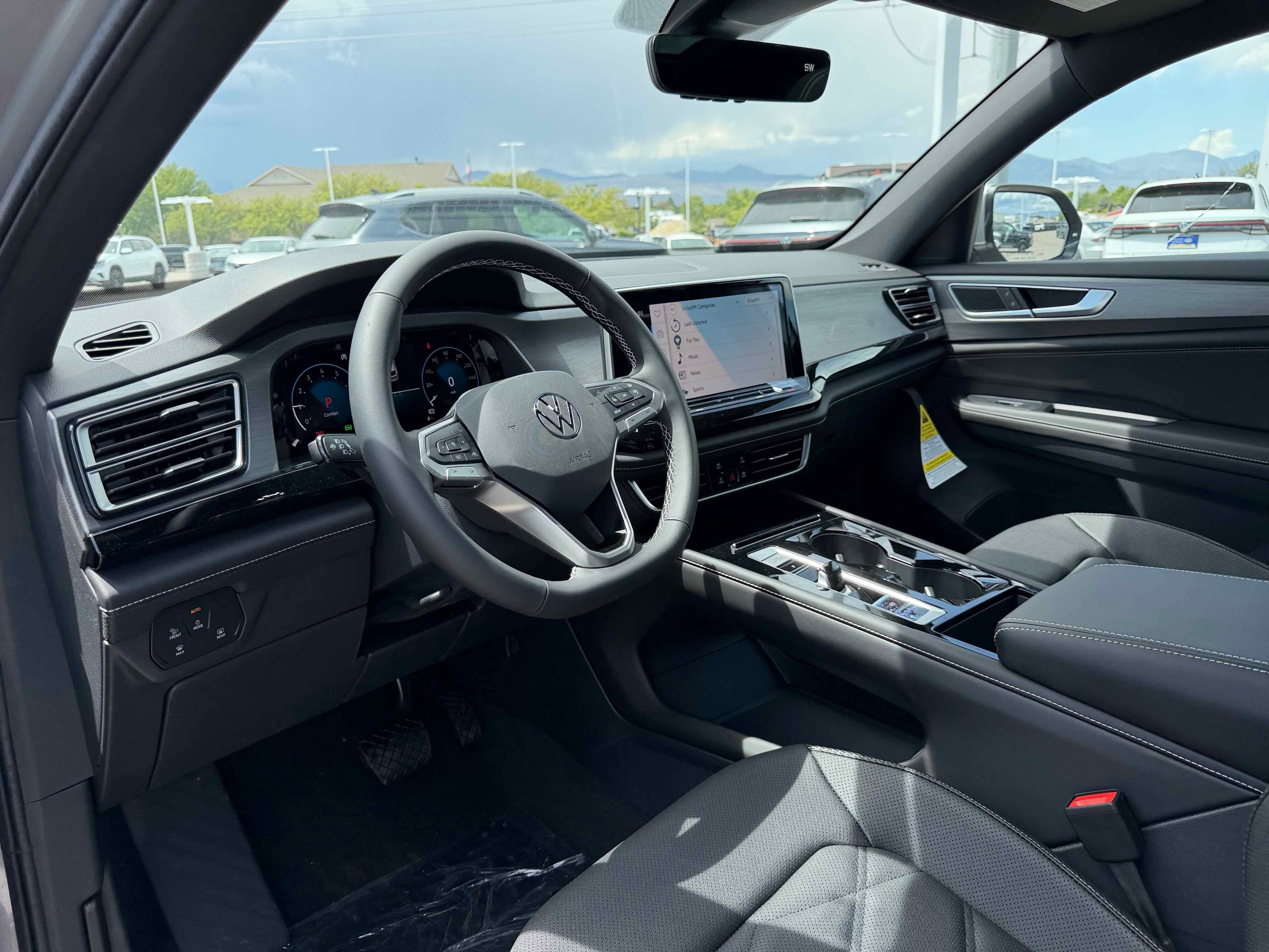 2026 Volkswagen Atlas Cross Sport 2.0T SE w/Technology