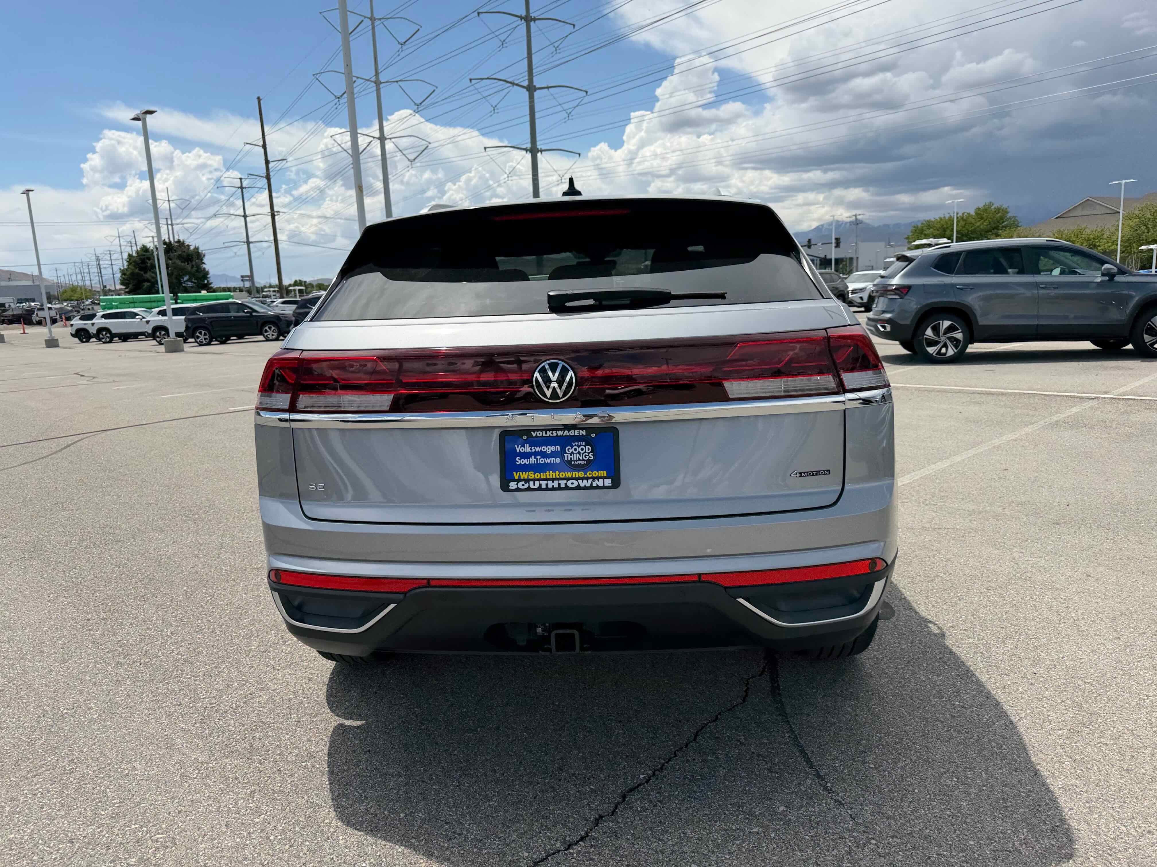 2026 Volkswagen Atlas Cross Sport 2.0T SE w/Technology