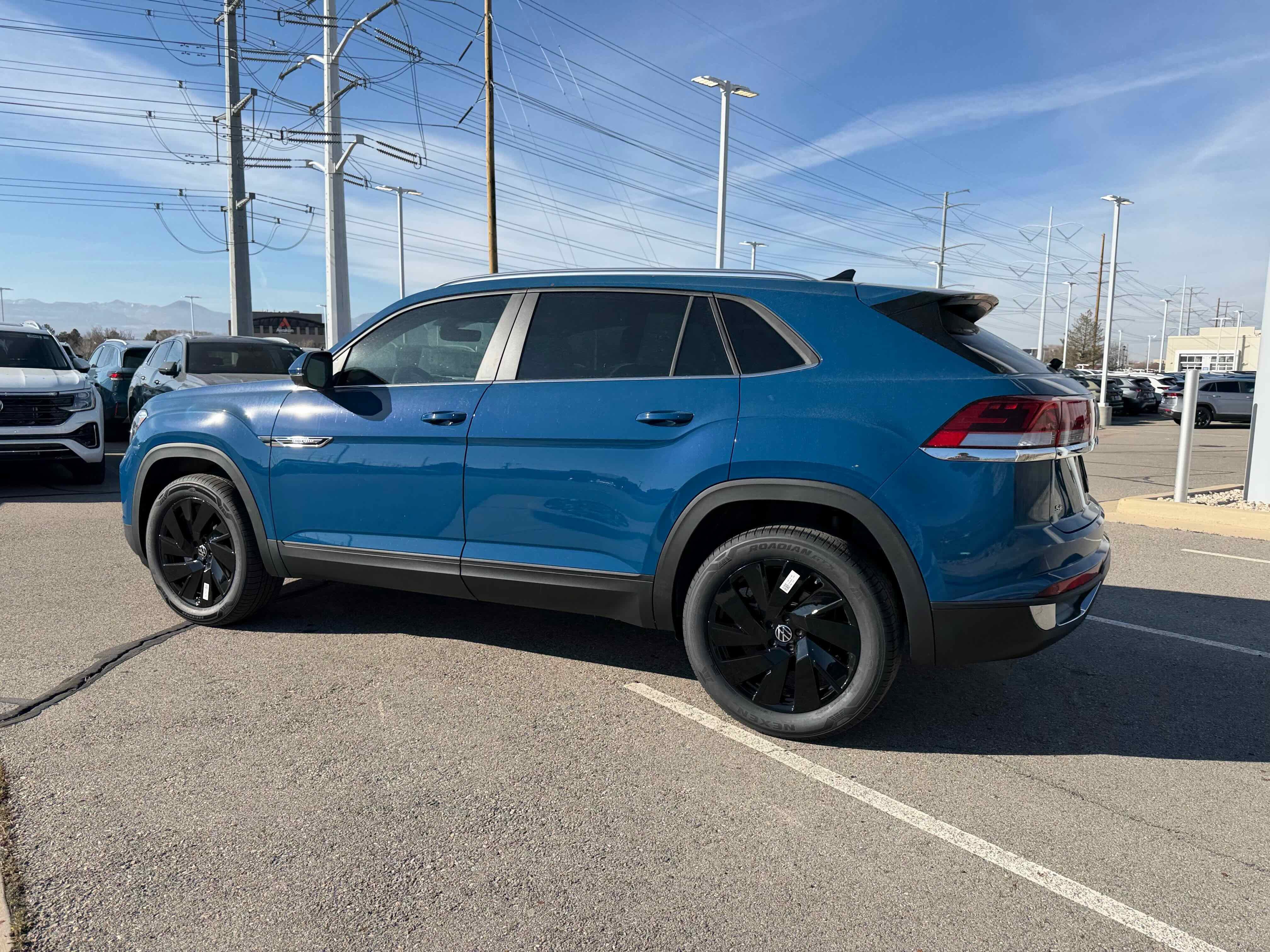 2026 Volkswagen Atlas Cross Sport 2.0T SE w/Technology